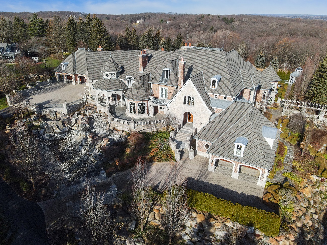 Michigan mansion at 1558 Dutton Road in Oakland Township