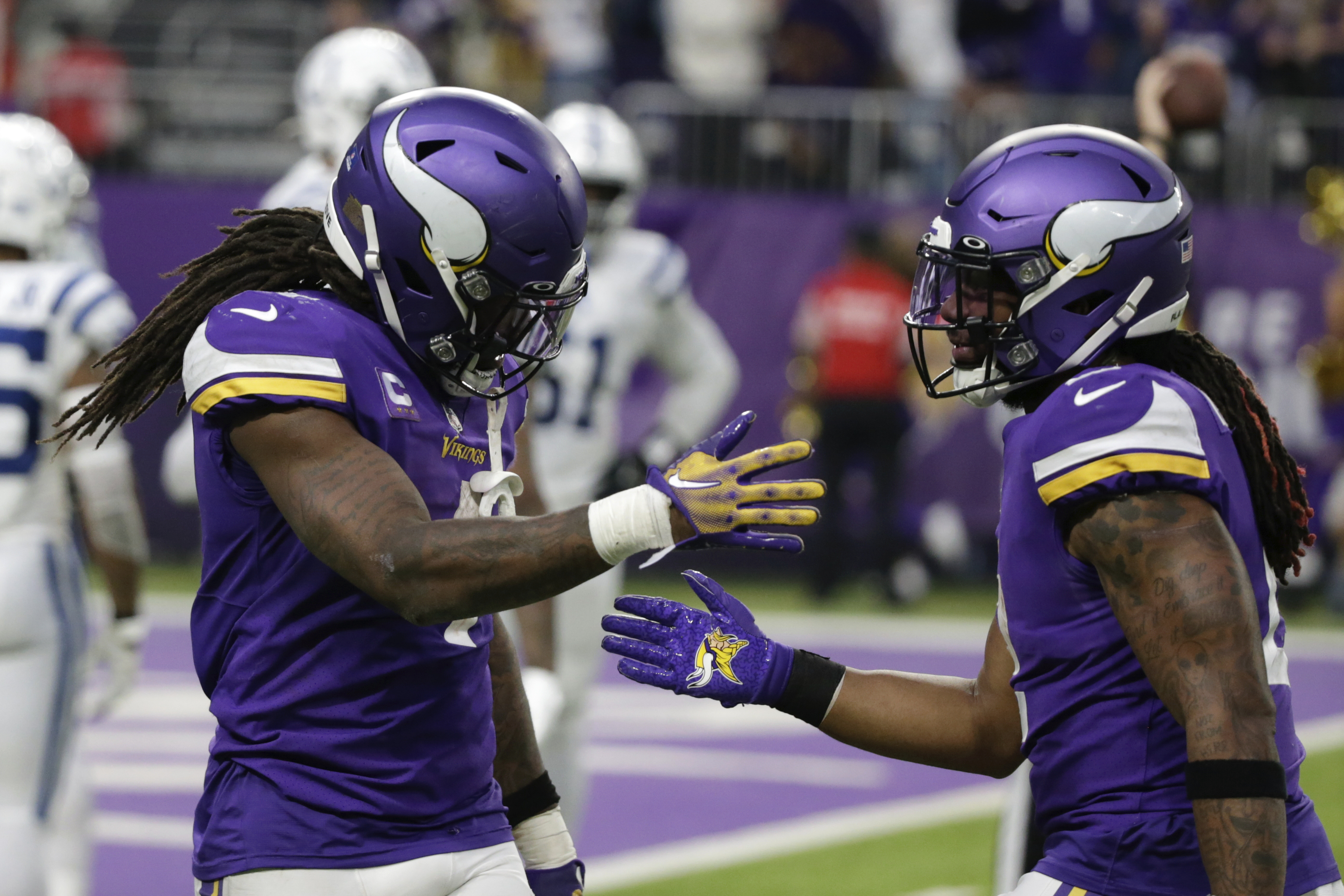 Minnesota Vikings vs. Green Bay Packers early prediction and odds for Week  17