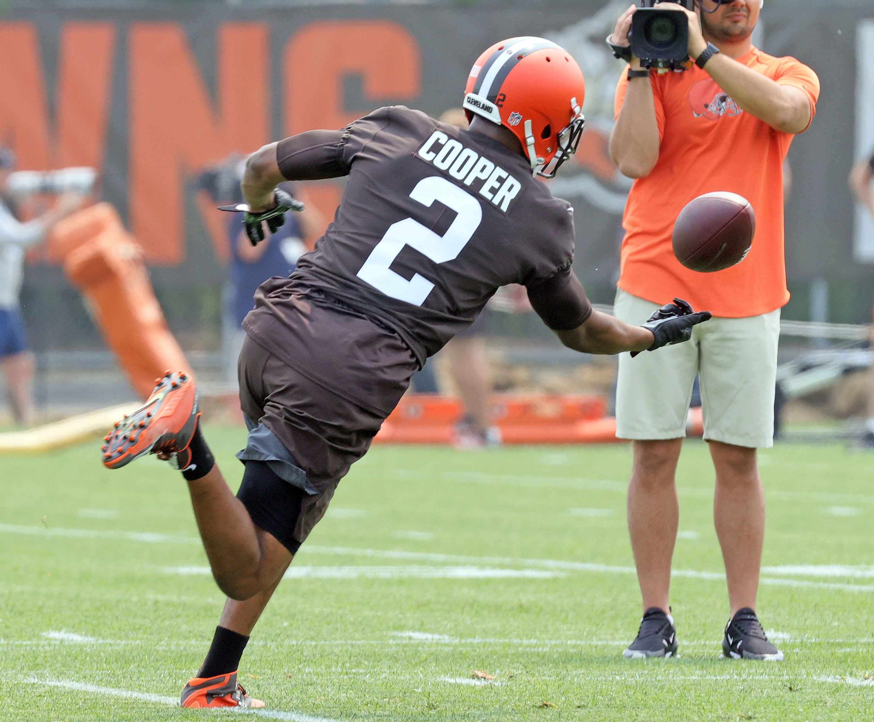 Browns' receiver Amari Cooper in OTAs after muscle surgery