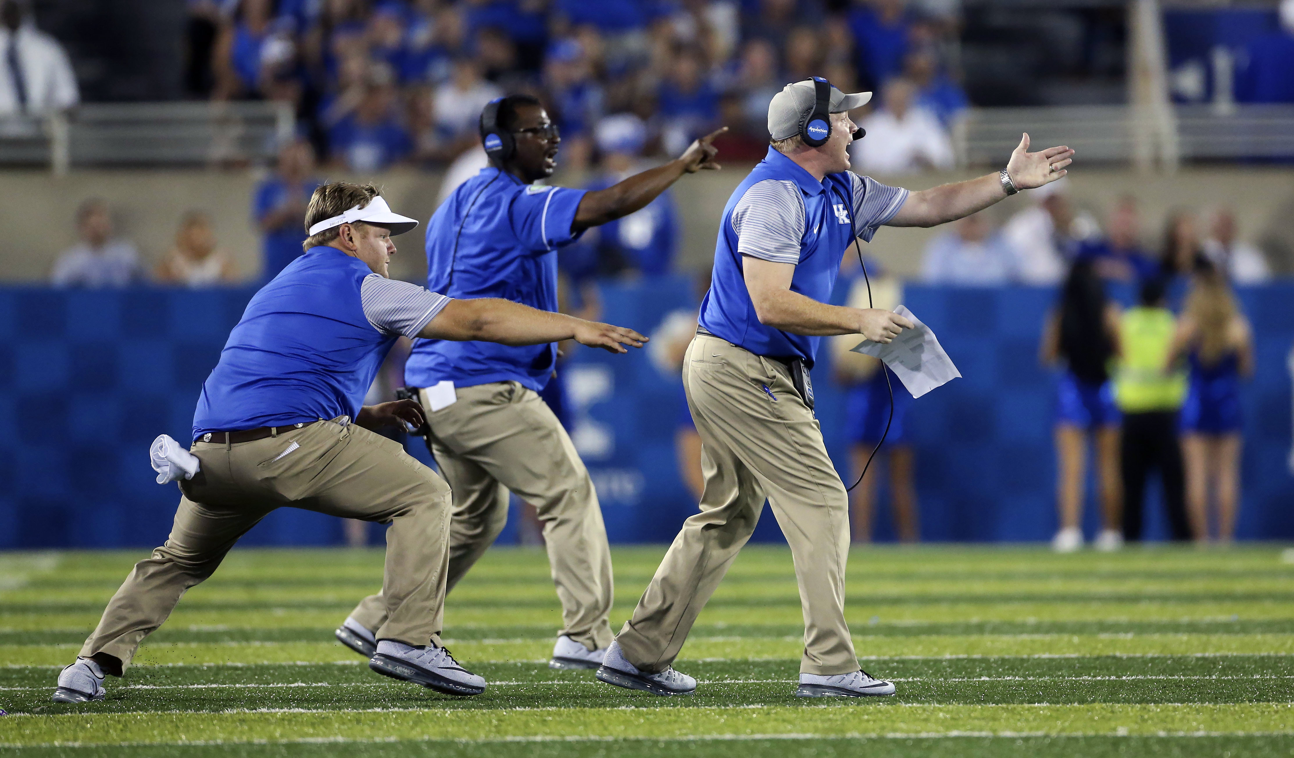 Michigan to hire Kentucky DB coach Steve Clinkscale, reports say 