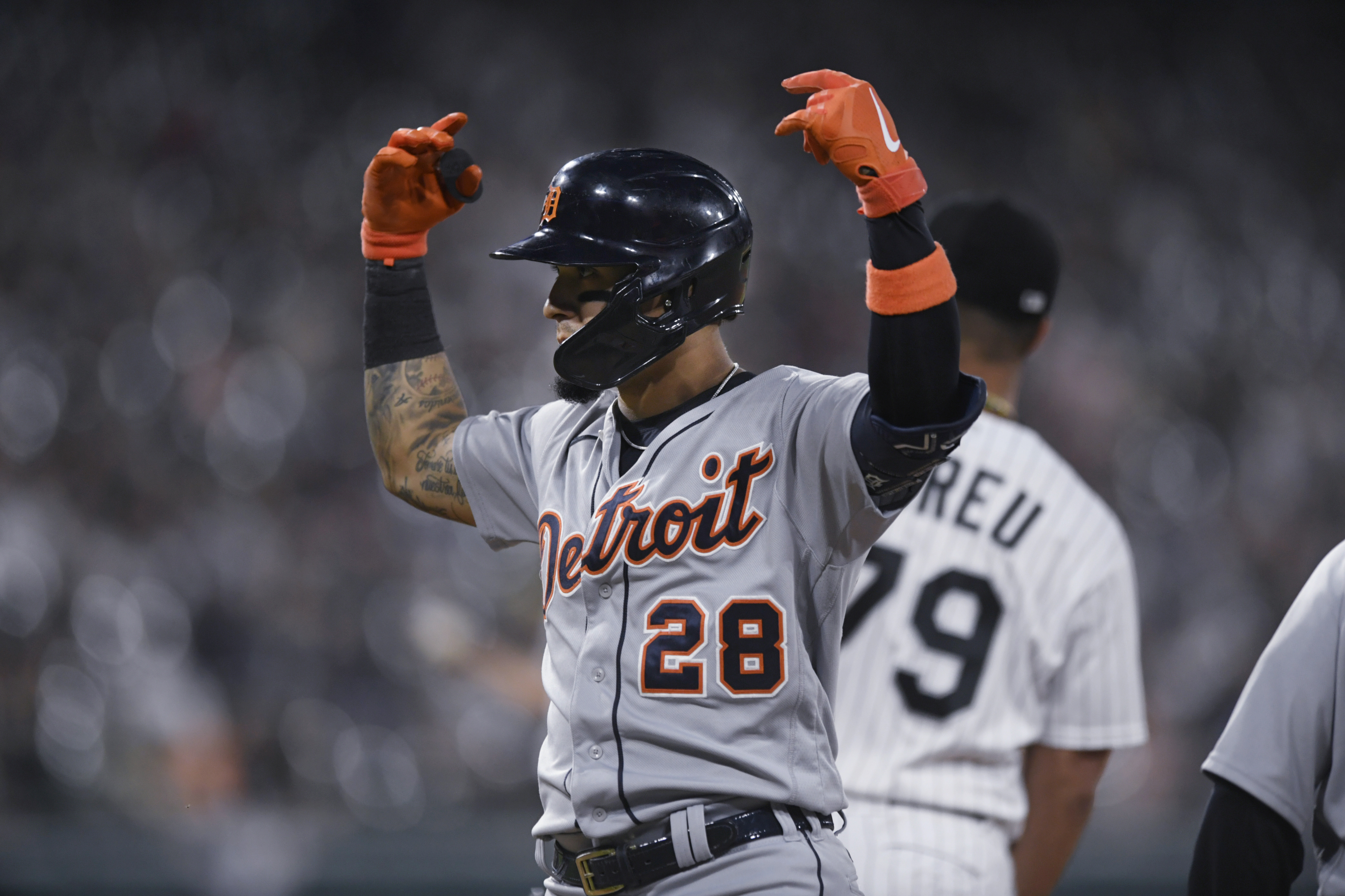 Injury to Isaac Paredes prompts Tigers to make another infield swap 