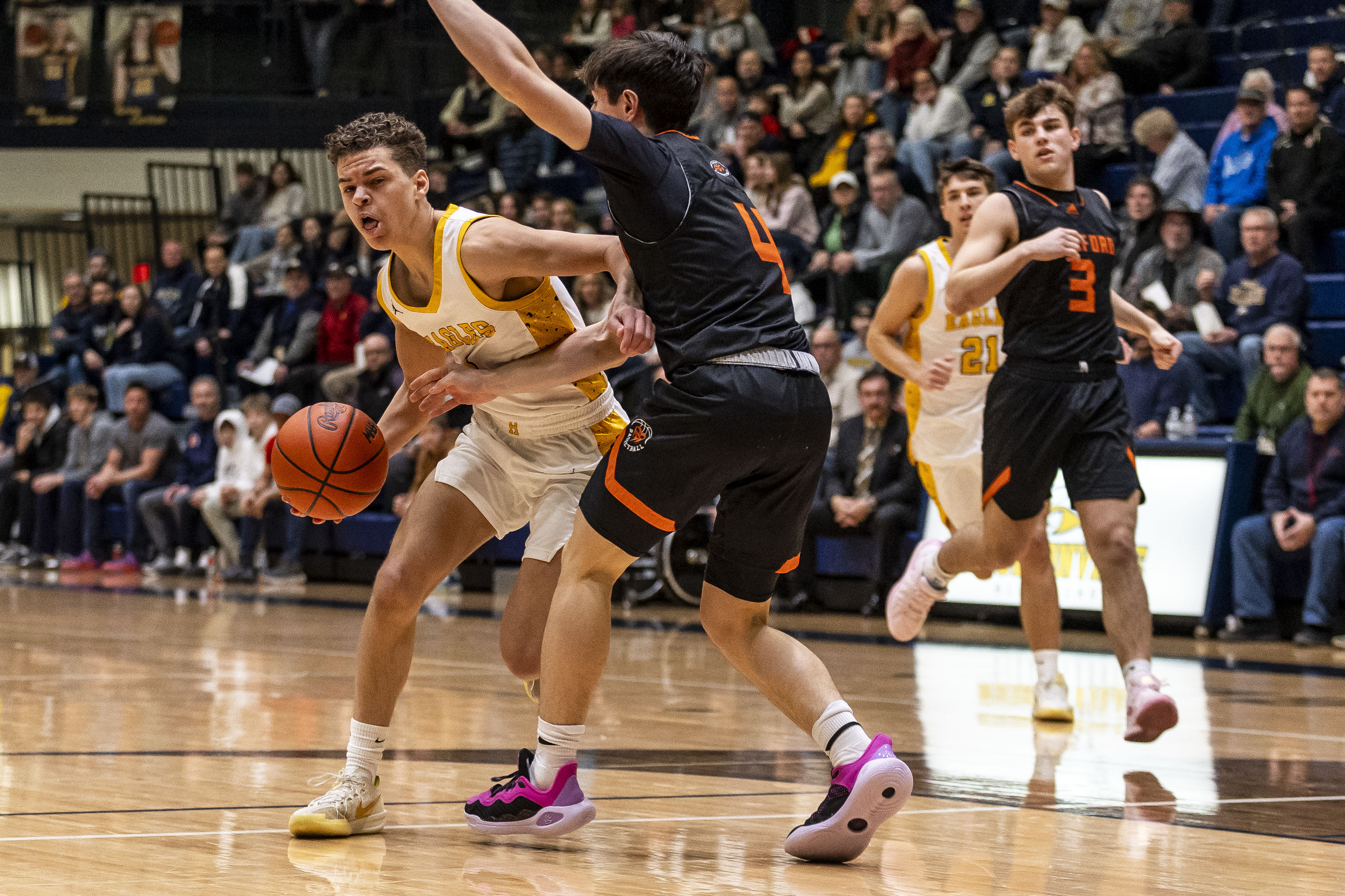 Title-clinching buzzer-beater headlines Grand Rapids-area prep ...