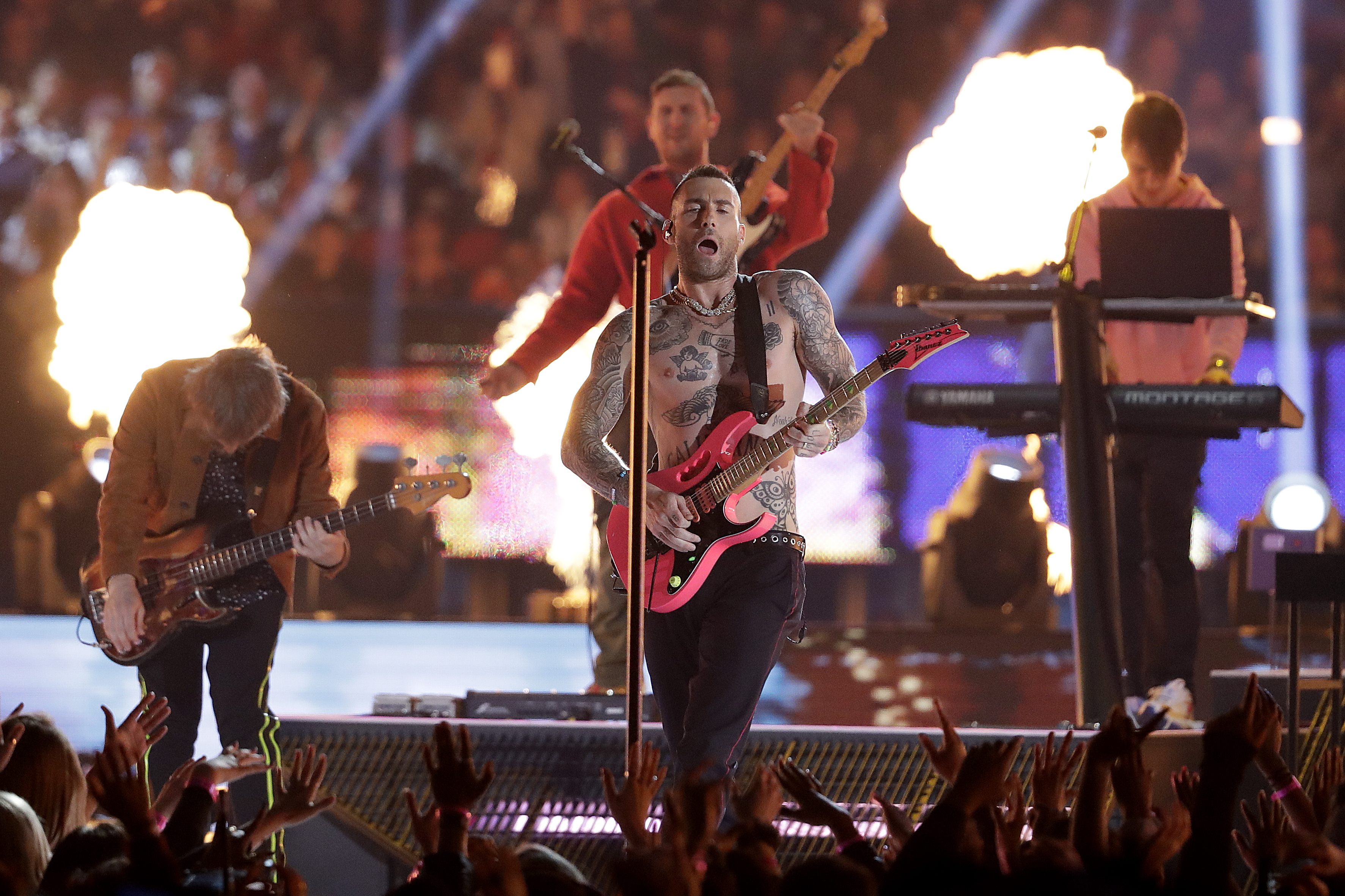 The 10 Worst Super Bowl Halftime Shows - Sports Illustrated