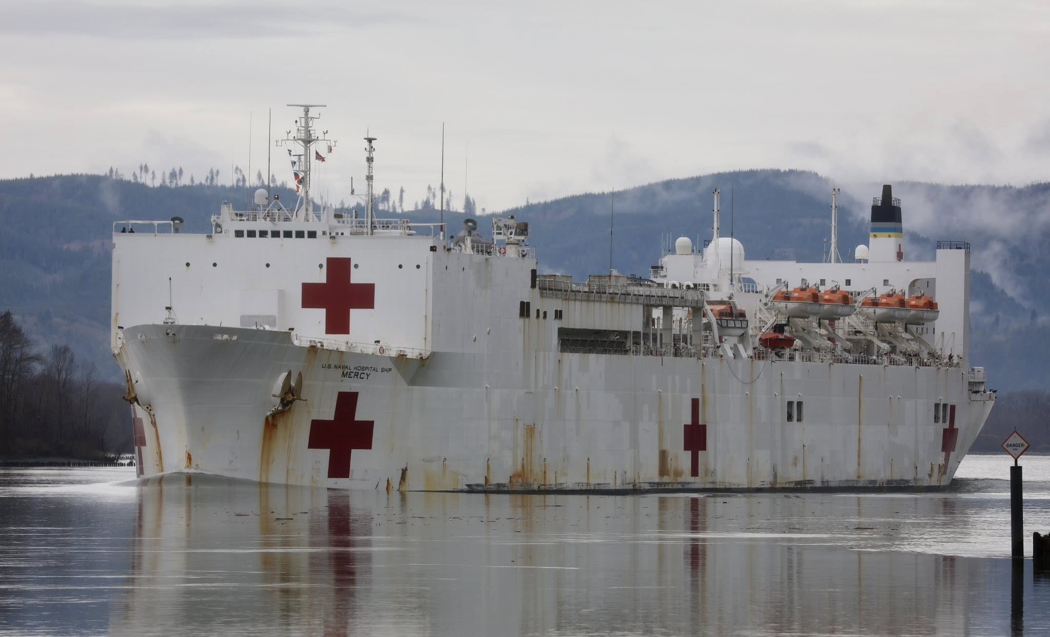 USNS Mercy, 1,000 bed floating hospital, arrives in Portland for ...