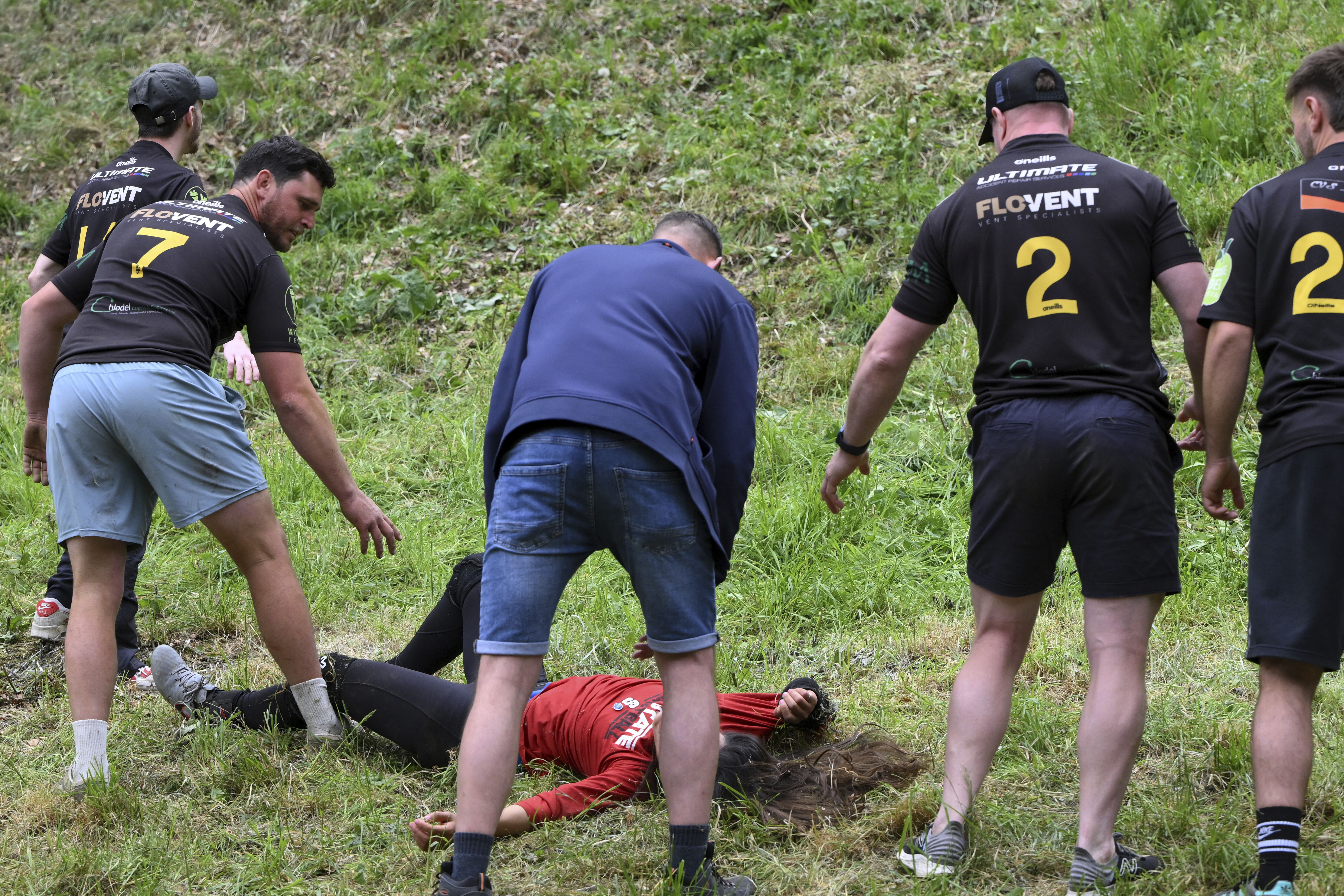 Cooper's Hill cheese rolling race 2025 - oregonlive.com