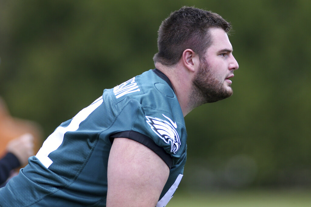 Eagles rookie Landon Dickerson stuns with pregame outfit