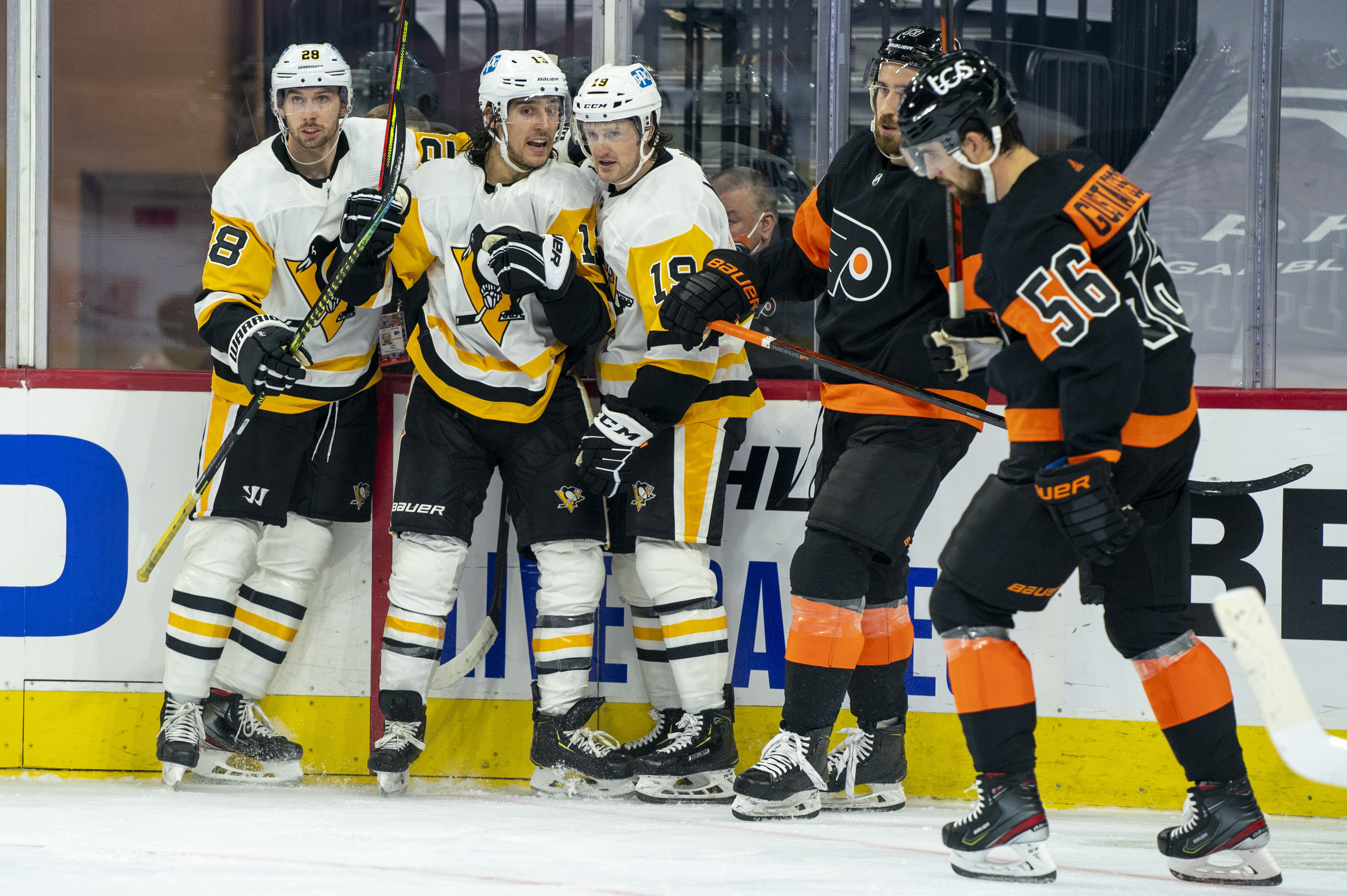 Flyers defeat Penguins 4-3 in OT