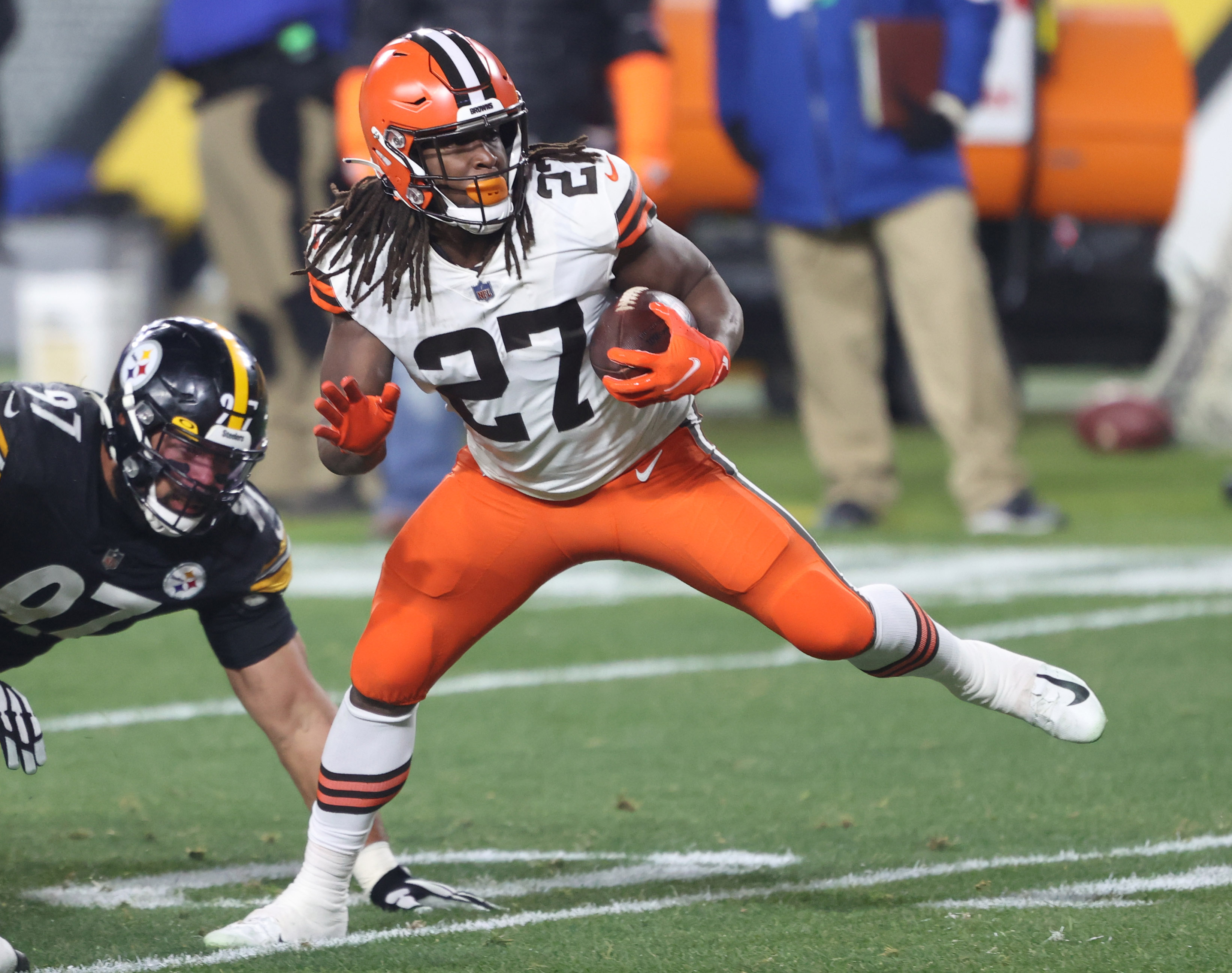 Cleveland Browns Kareem Hunt vs. Pittsburgh Steelers, January 10, 2021 ...