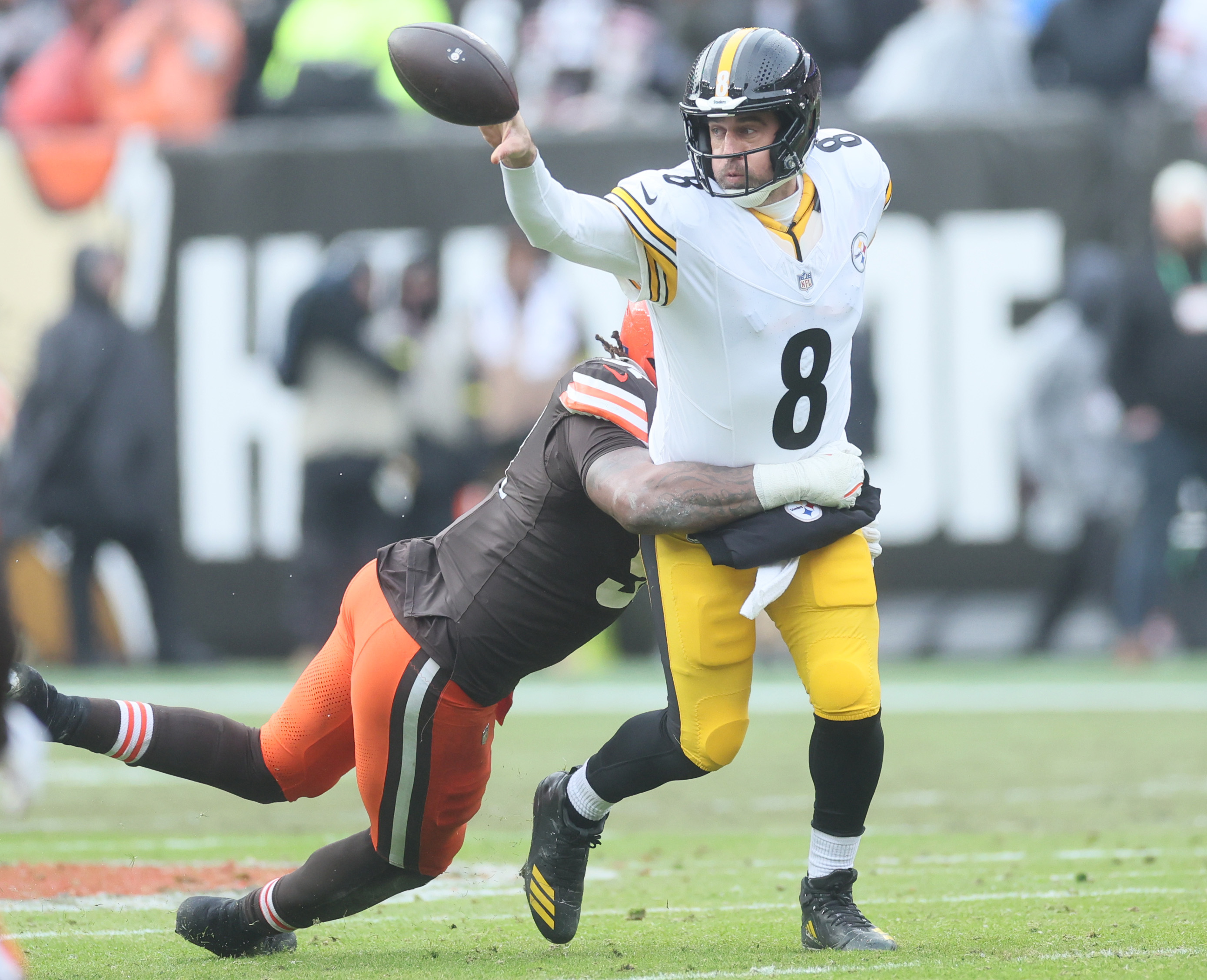 Pittsburgh Steelers lose to Browns, set up winner-takes-all Ravens