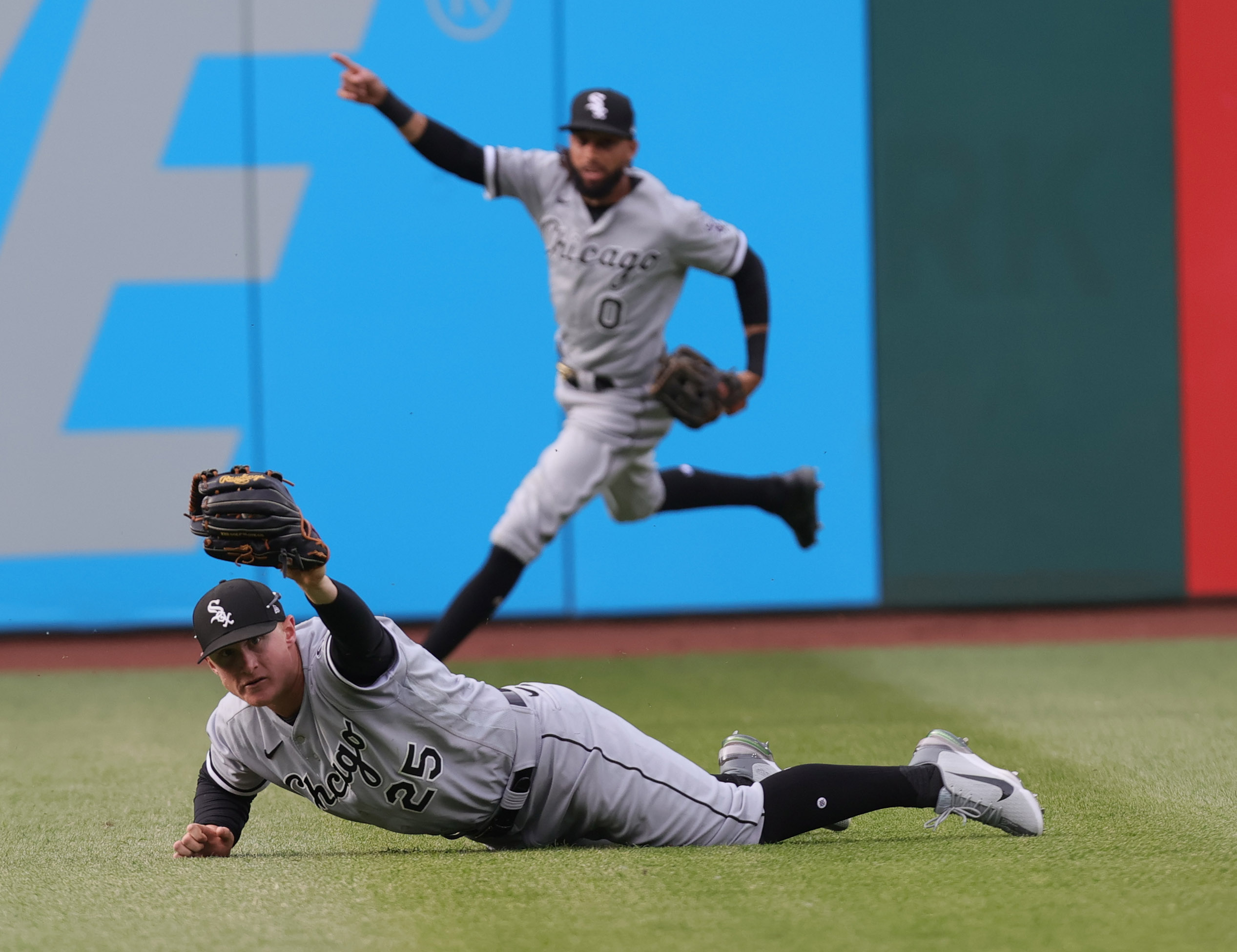 Blue Jays claim Jake Lamb off waivers from White Sox