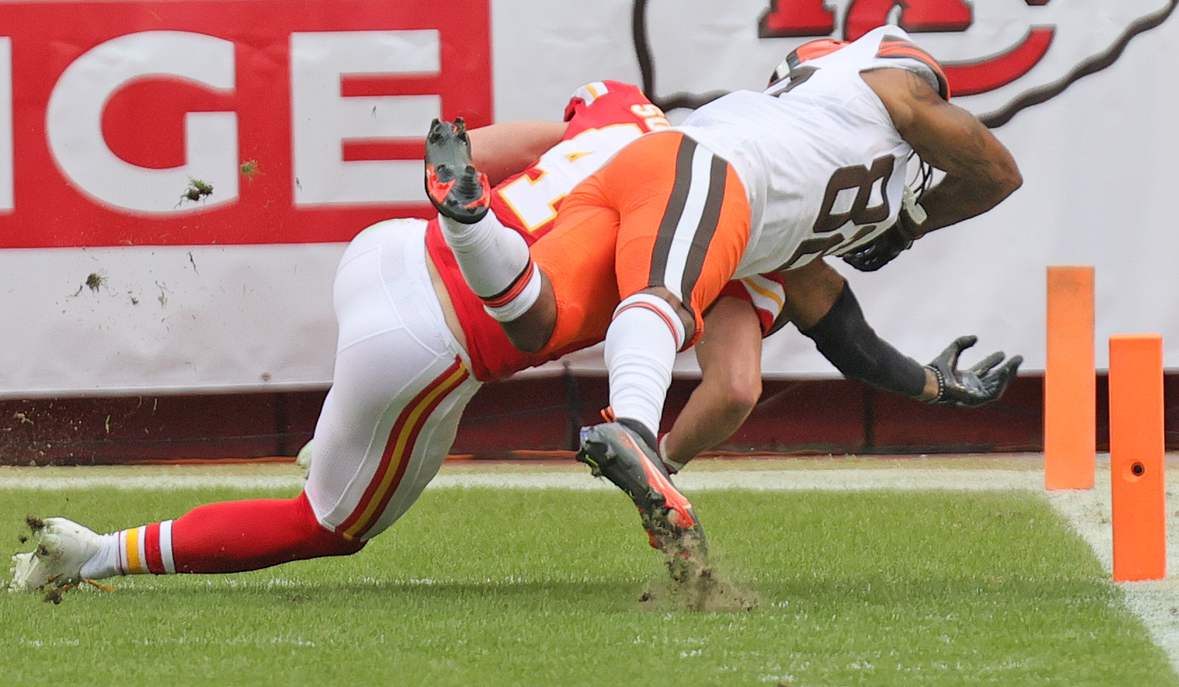 Did Chiefs' Daniel Sorensen commit helmet-to-helmet penalty against Browns  on controversial touchback?