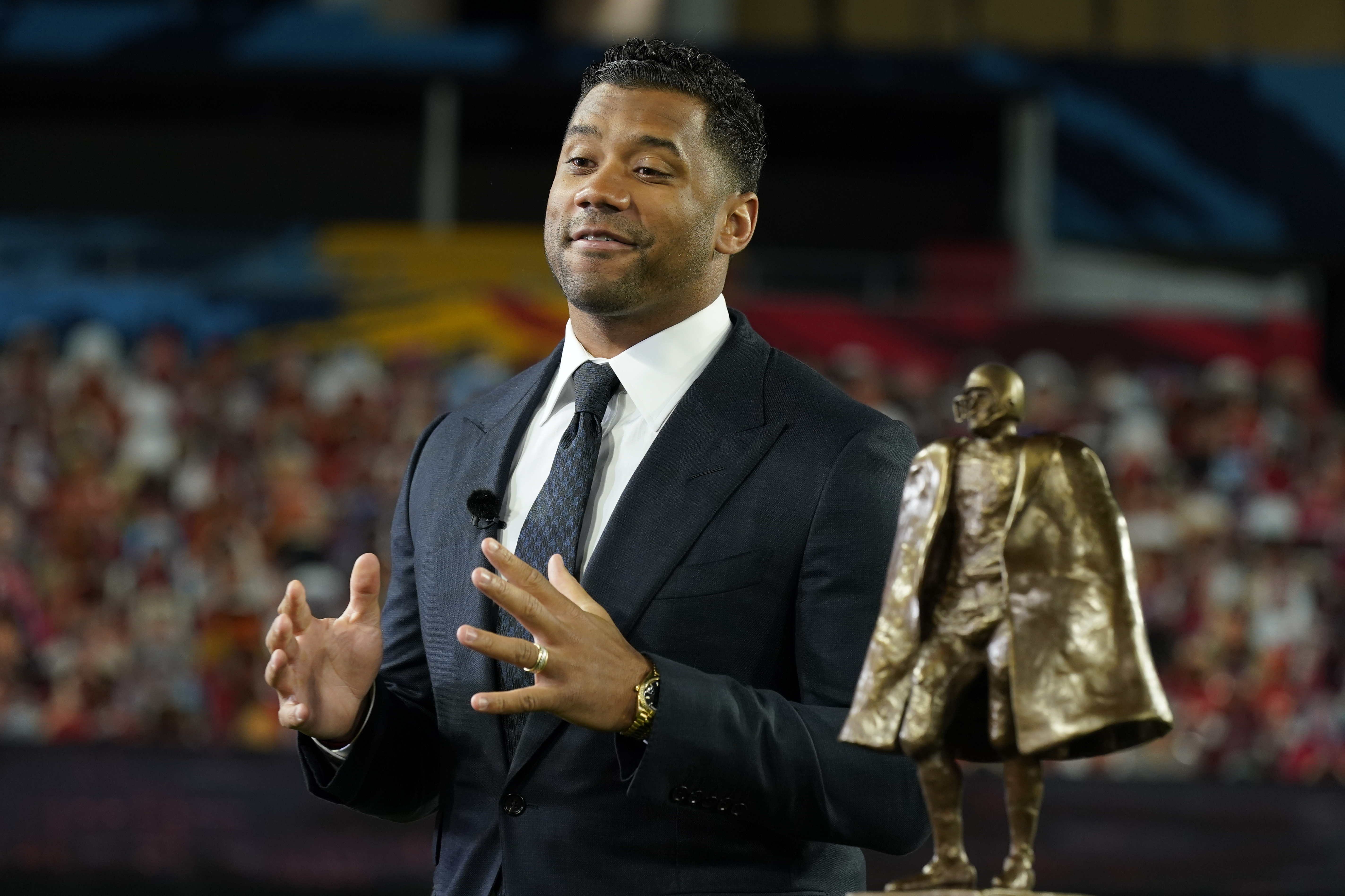 Seahawks QB Russell Wilson named 2020 Walter Payton NFL Man of the Year