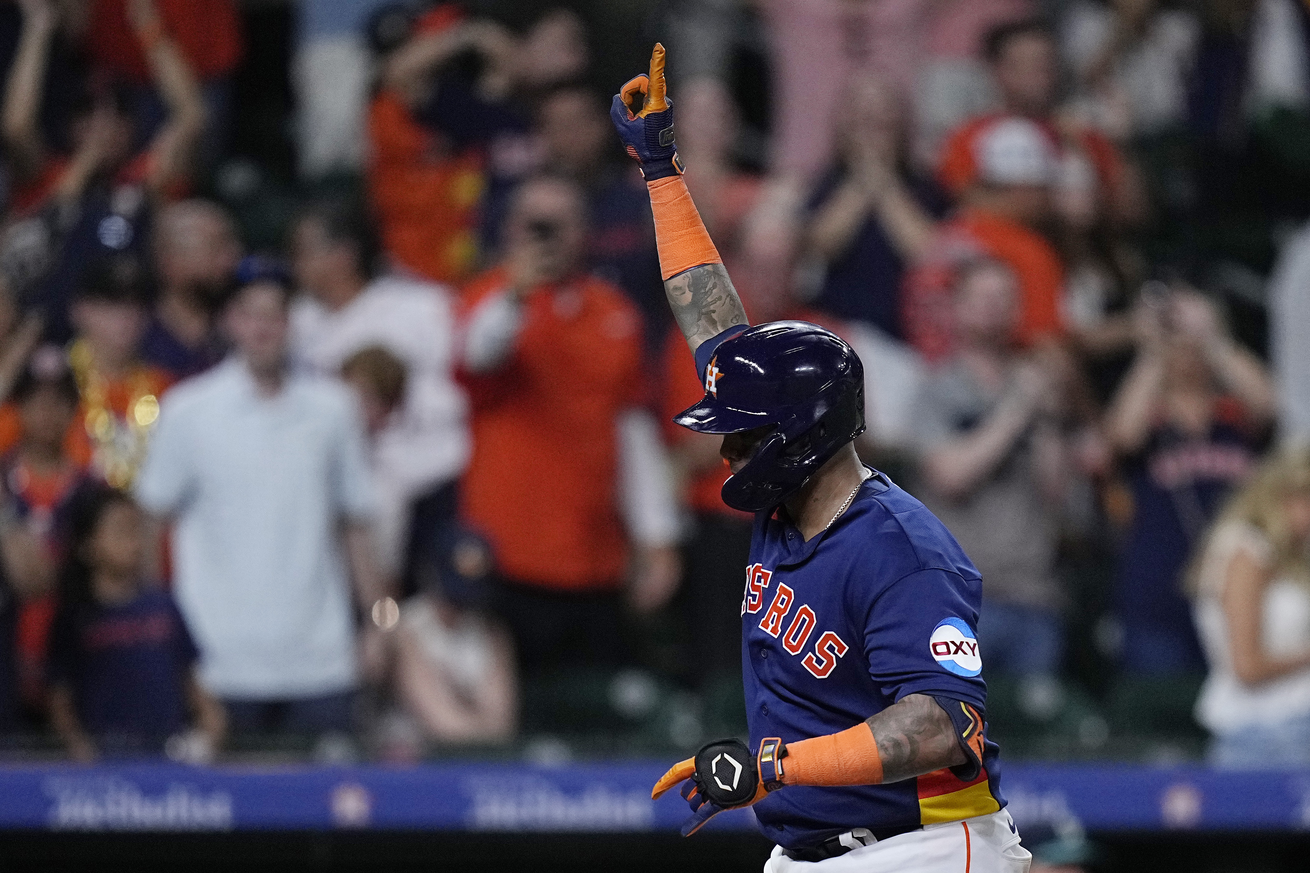 Martin Maldonado's homer in eighth gives Houston Astros 3-2 win