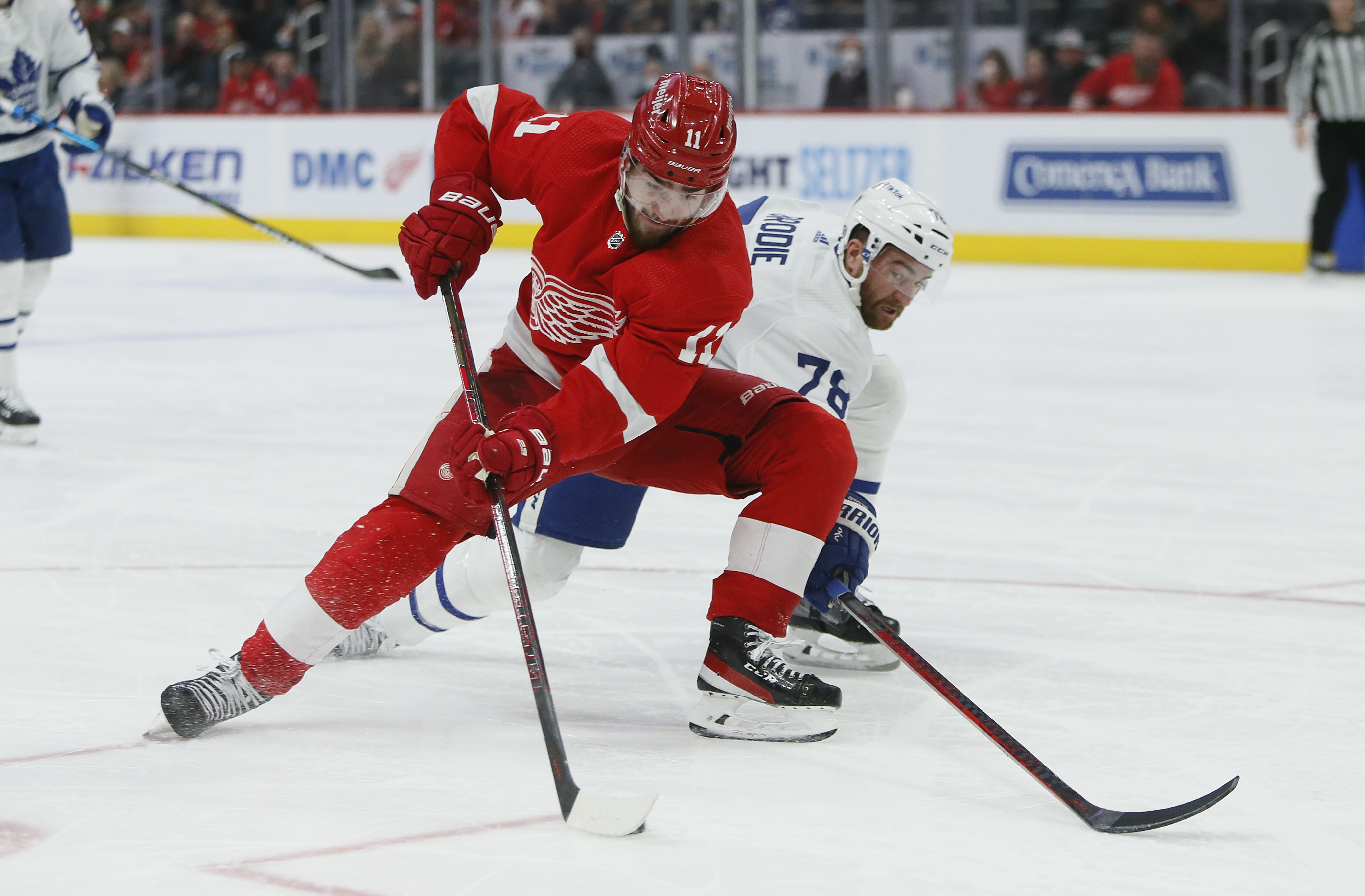 Zadina returns, scores go-ahead goal as Red Wings top Flames – The Oakland  Press