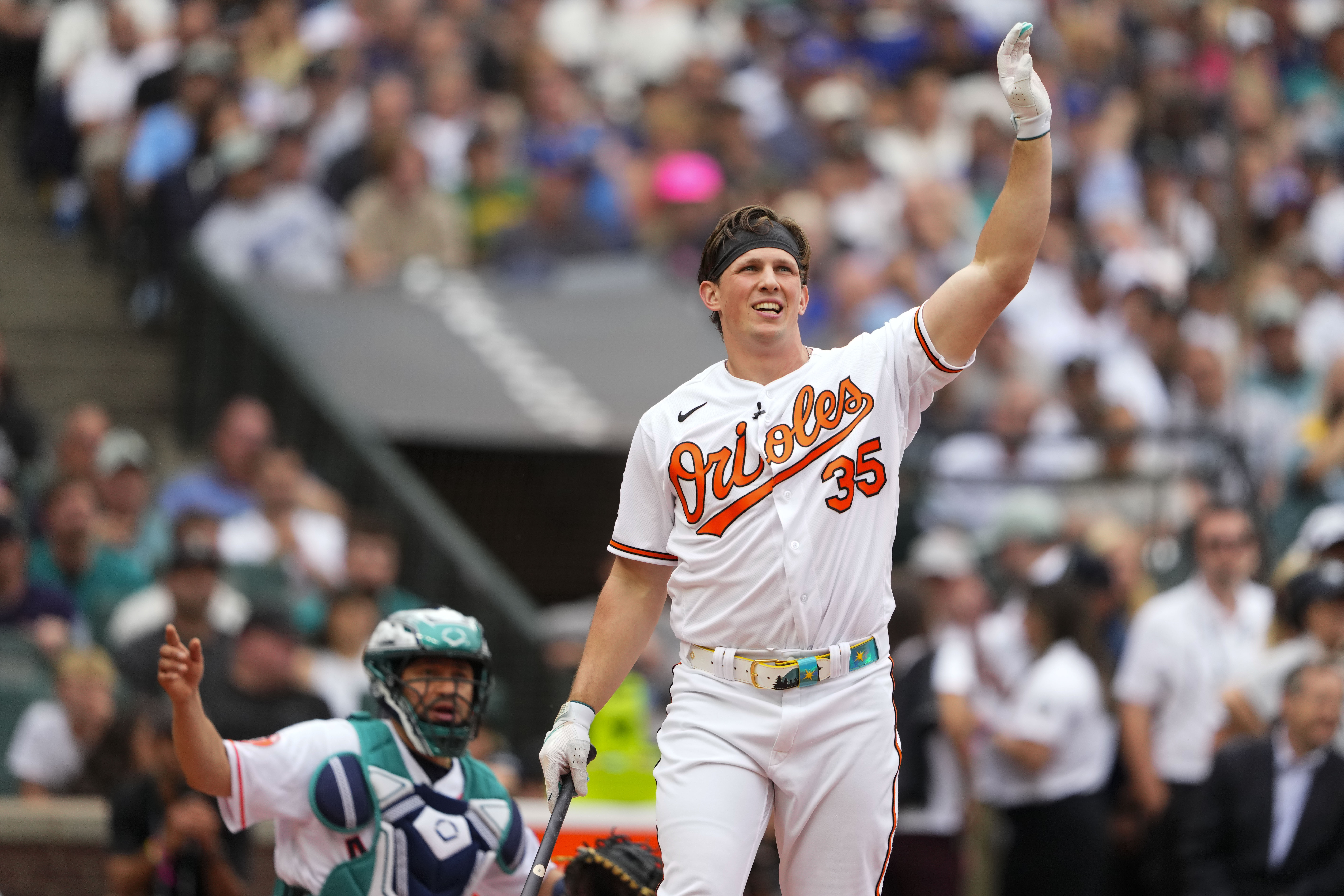 Orioles' Adley Rutschman wows MLB fans with switch-hitting display in Home  Run Derby