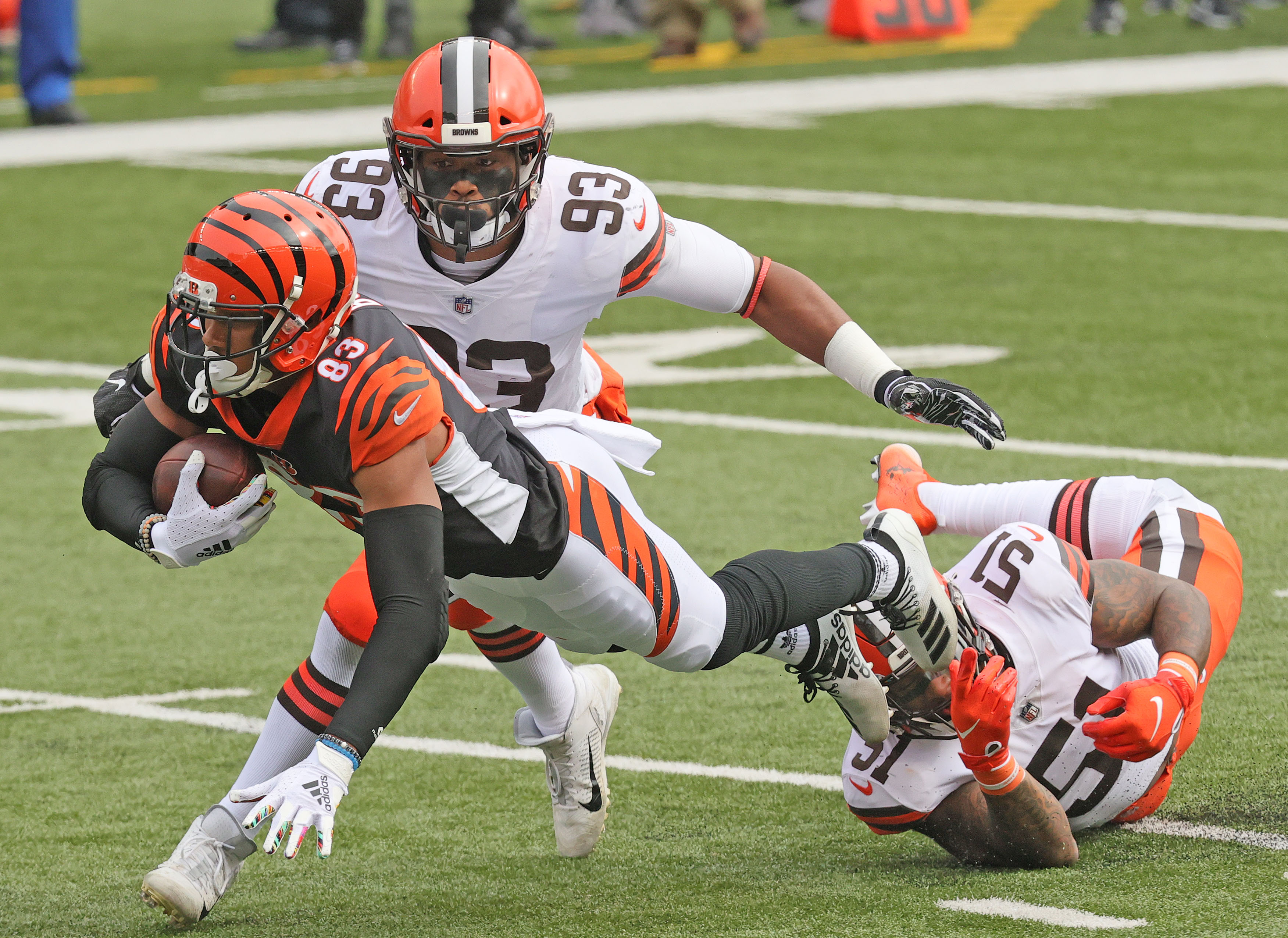 Cincinnati Bengals wide receiver Tyler Boyd (83) runs off the field after  warming up before an