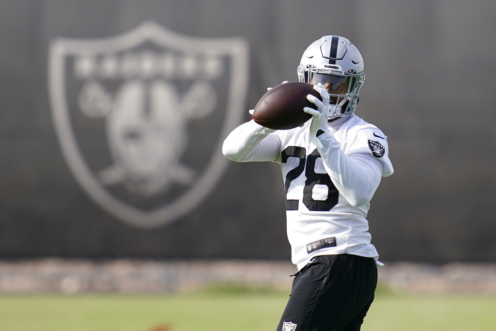 Josh Jacobs or Kenyan Drake: One Raiders RB is fool's gold for fantasy