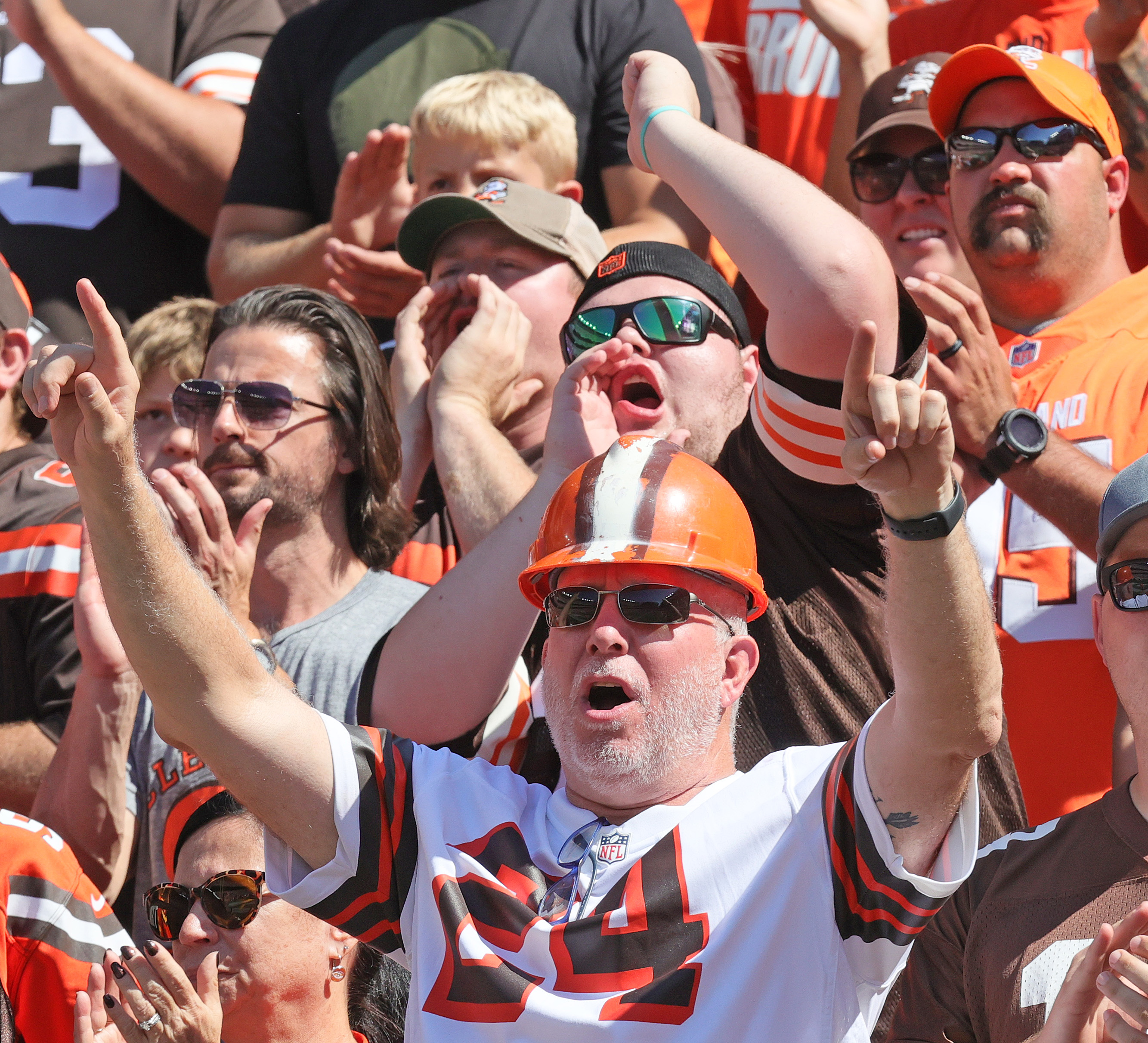 Cleveland Browns fans battle the fear that comes with change -- Terry Pluto  