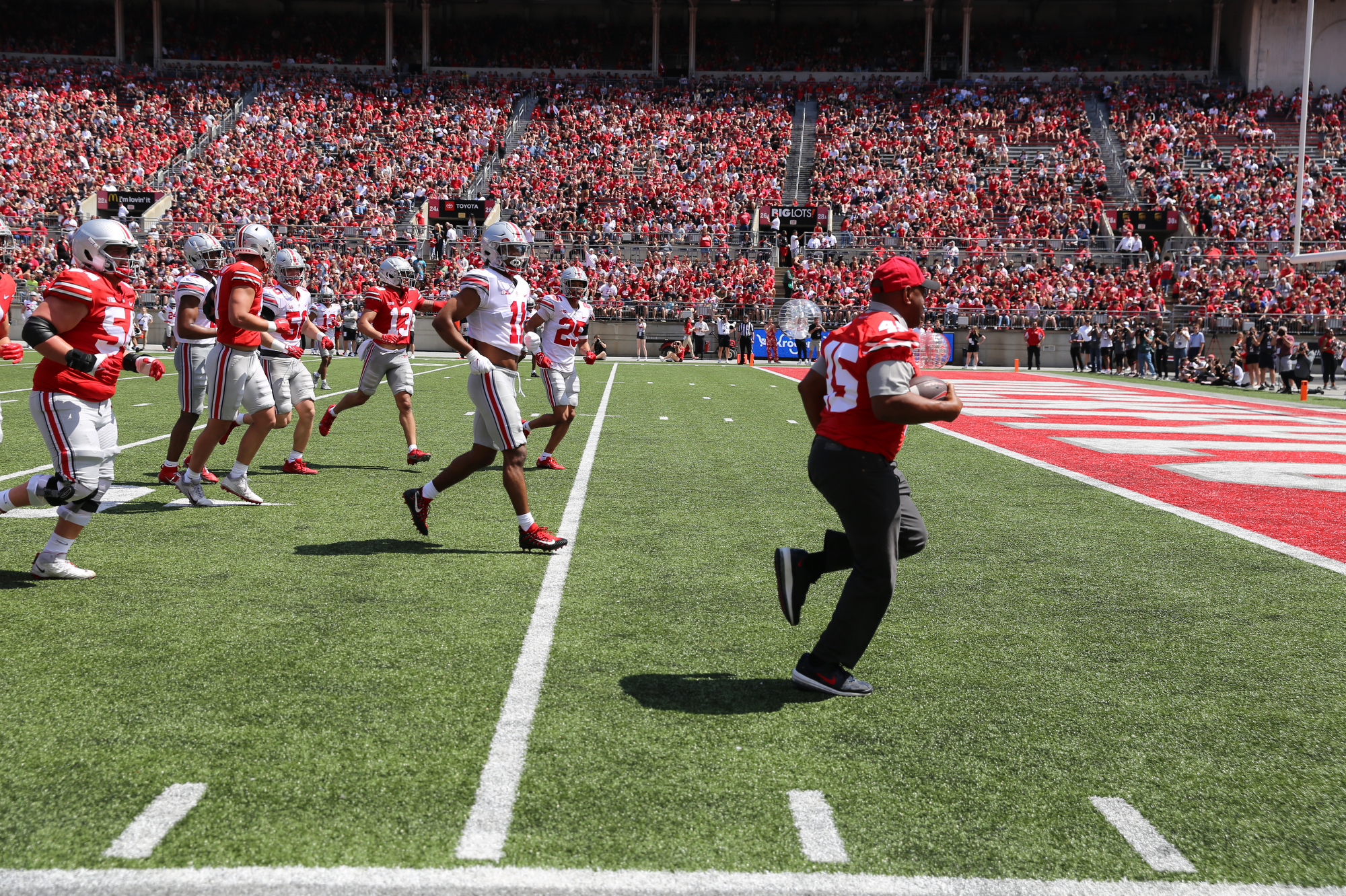 Ohio State football great Archie Griffin runs for a touchdown in the  Buckeyes' spring game 