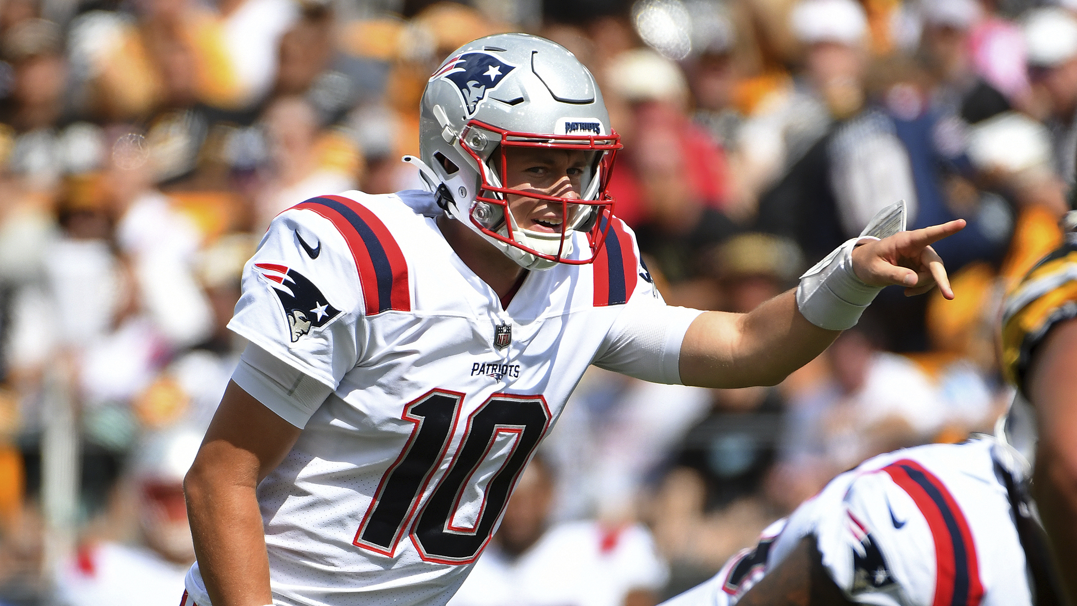 Mac Jones, Patriots top Steelers, 17-14