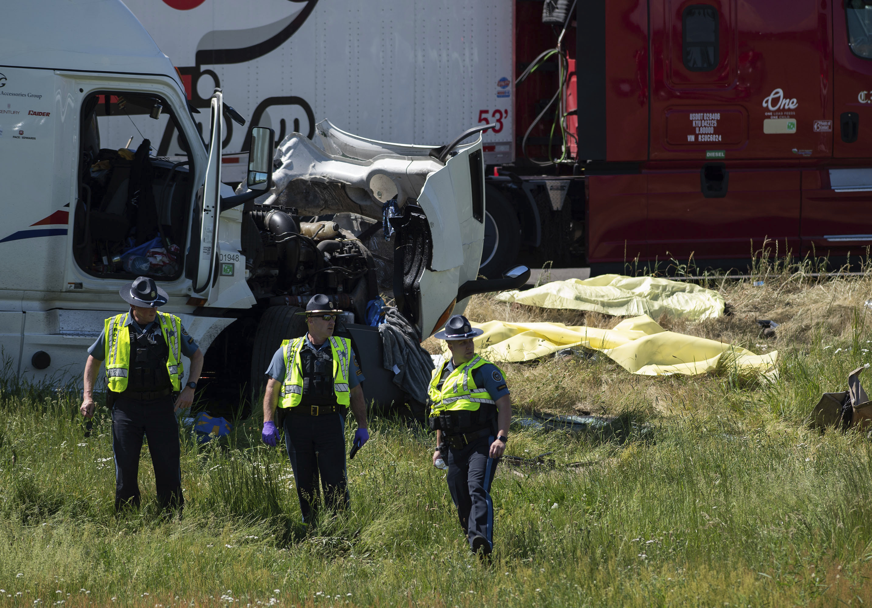 7 Die After Being Struck By Semi-truck On I-5 - Oregonlive.com