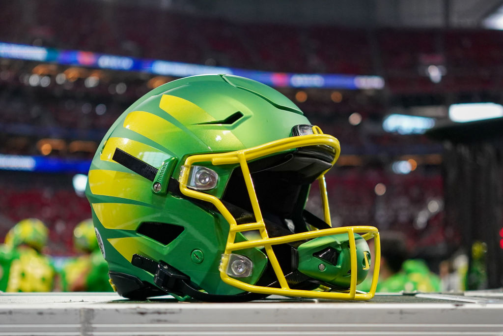 Ryder Hayes, 2024 quarterback, commits to Oregon Ducks