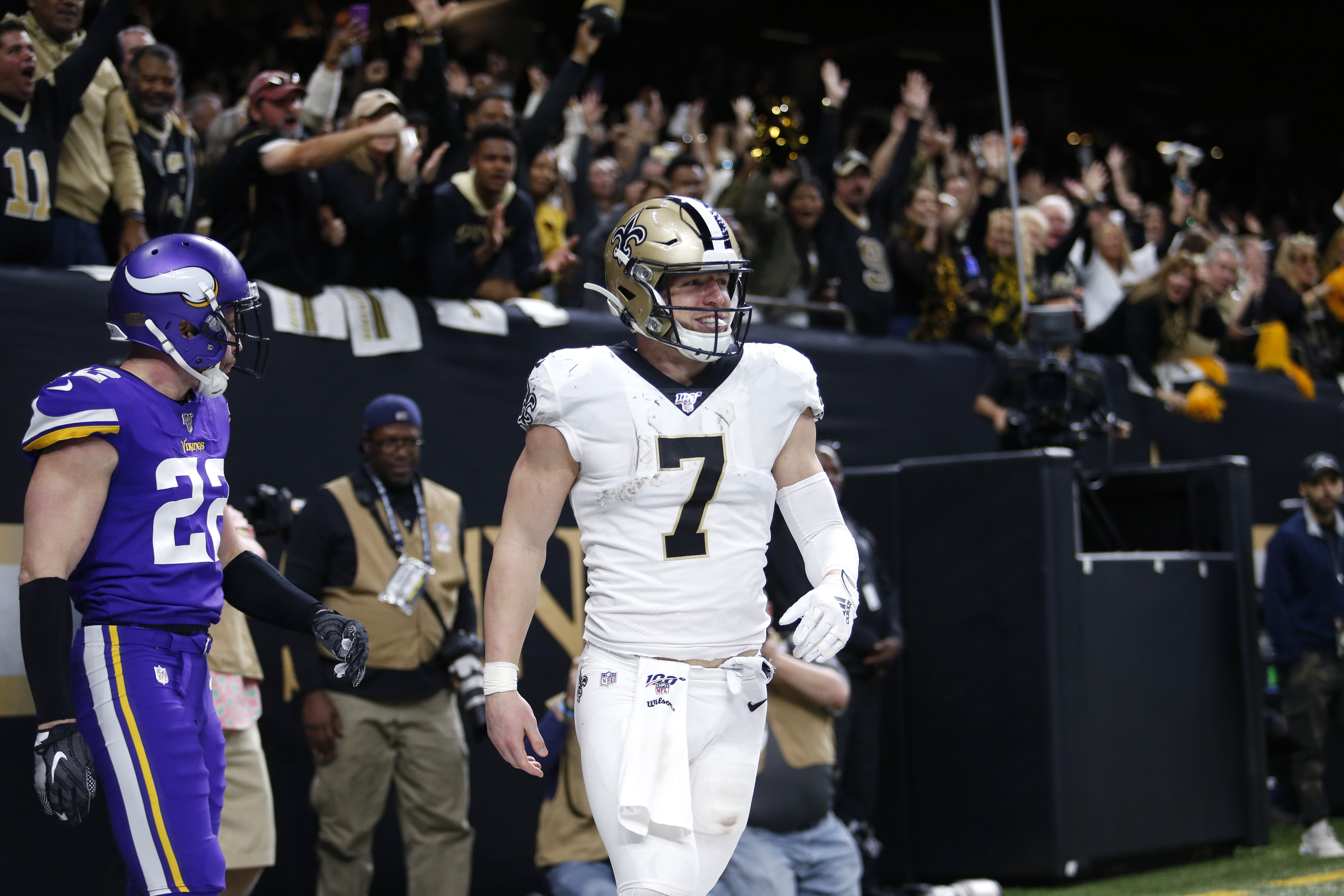 Taysom Hill Earns NFC Offensive Player Of The Week Honor
