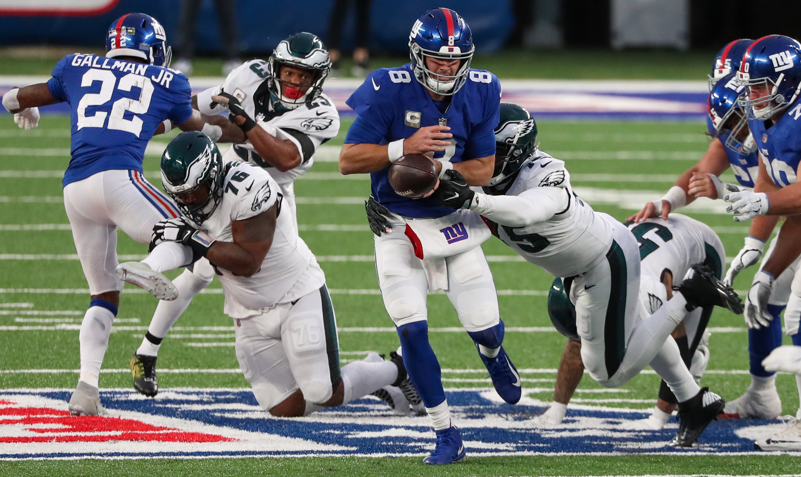 Dallas Goedert Goes Viral With Floss Dance After Eagles Win Over