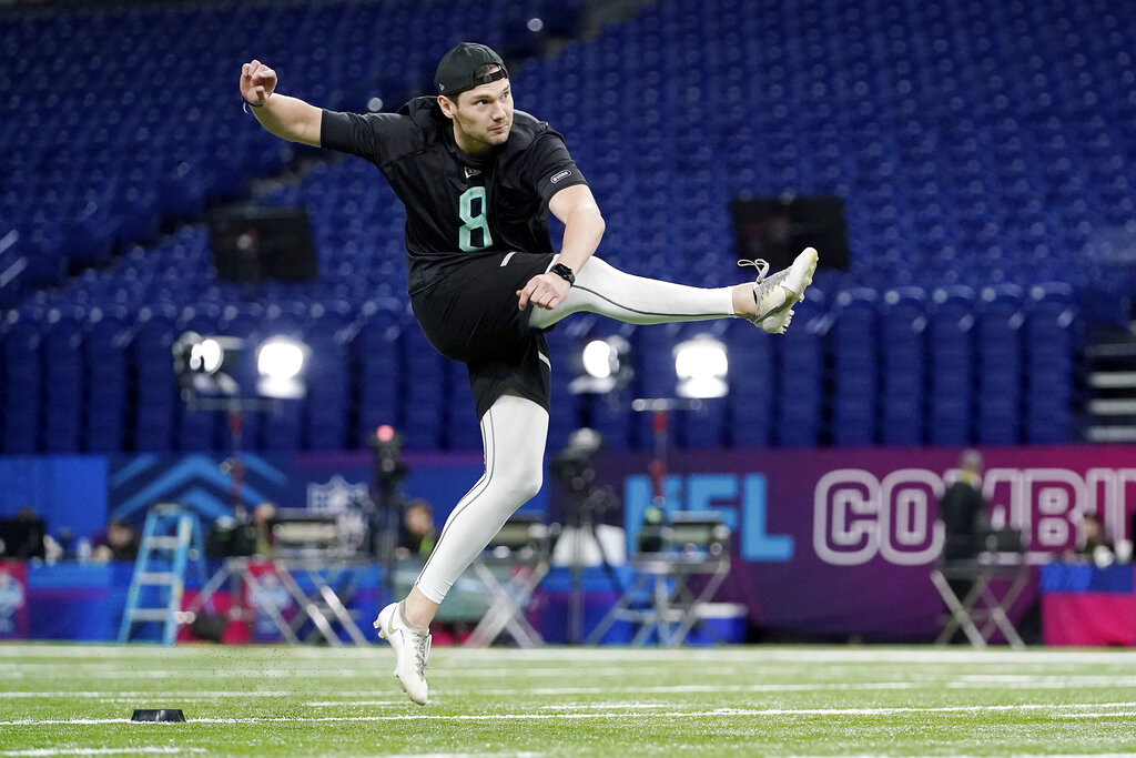 Cleveland Browns place kicker Cade York warms up before a preseason NFL  football game against the Washington Commanders on Friday, Aug. 11, 2023,  in Cleveland. Washington won 17-15. (AP Photo/David Richard Stock