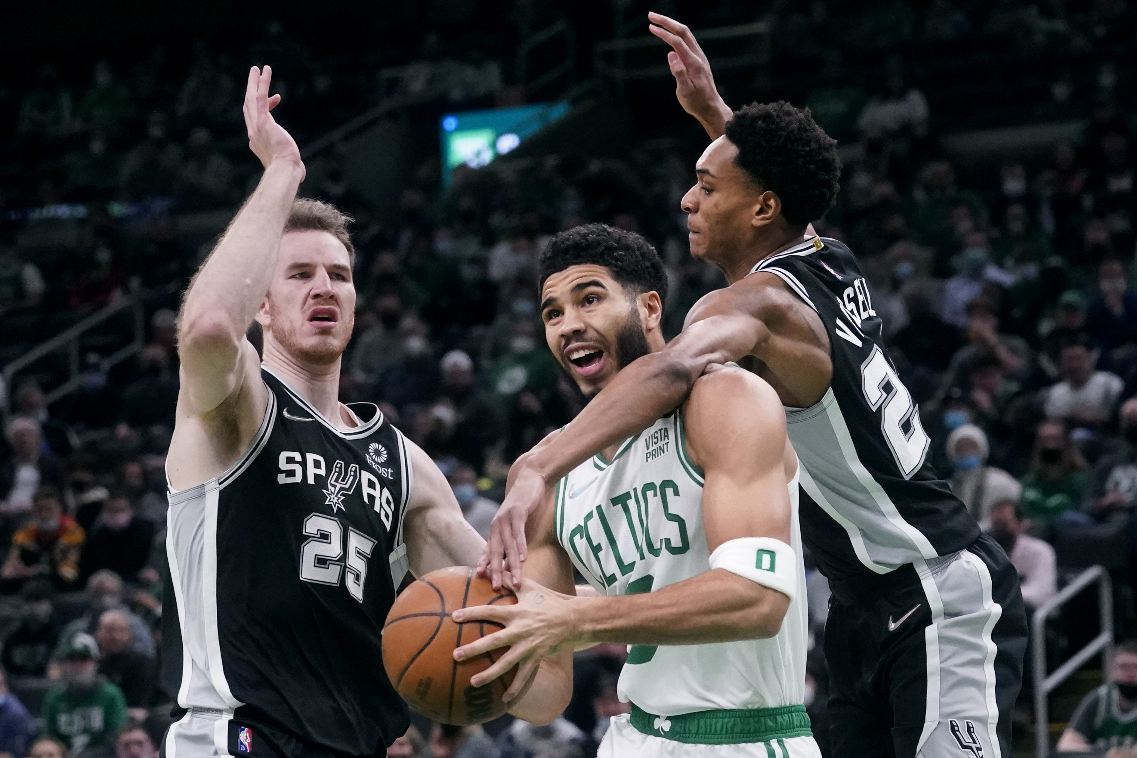 Spurs best Celtics 96-88 after blowing 24-point advantage - The