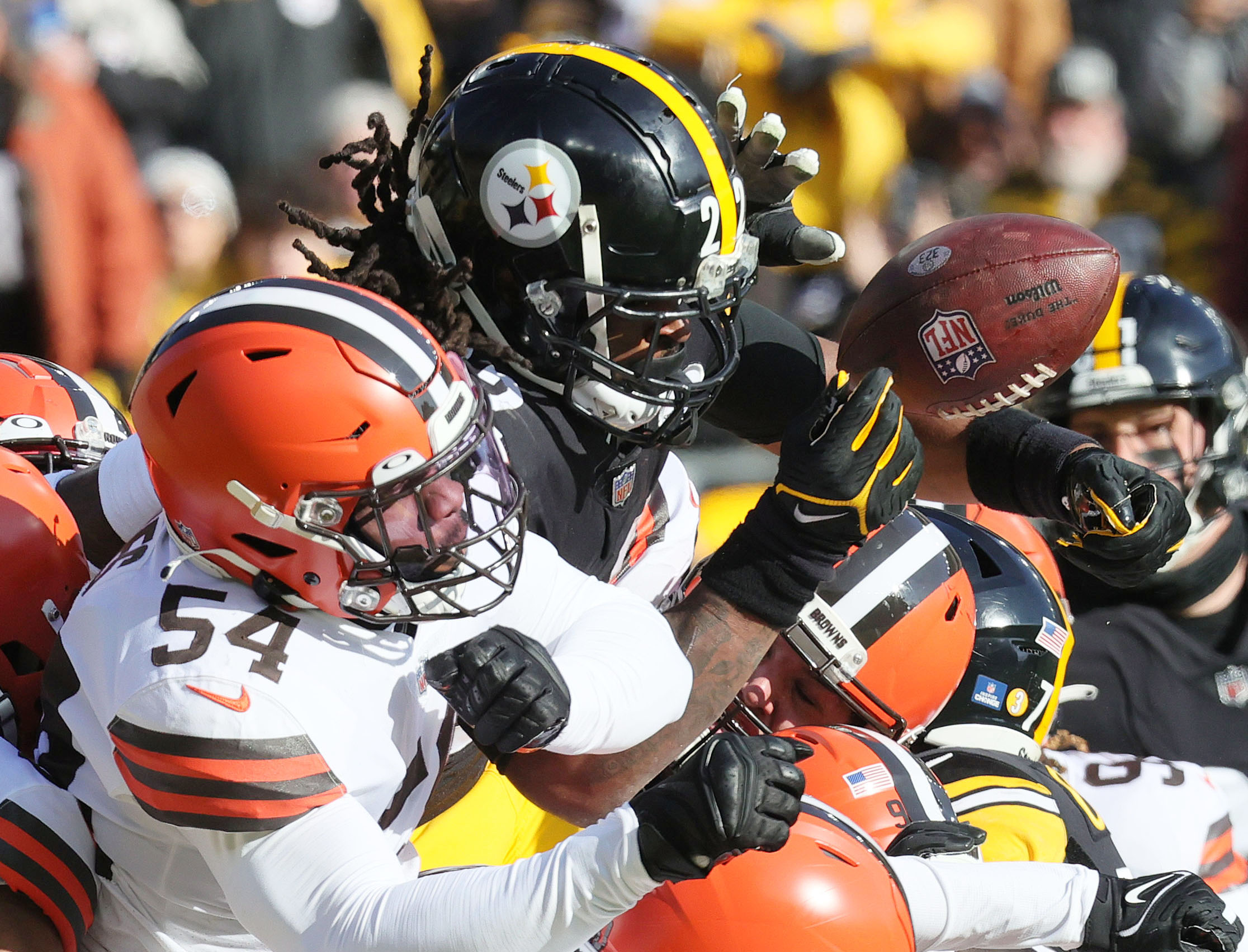 See our favorite photos from Cleveland Browns' 26-14 loss to Pittsburgh  Steelers 