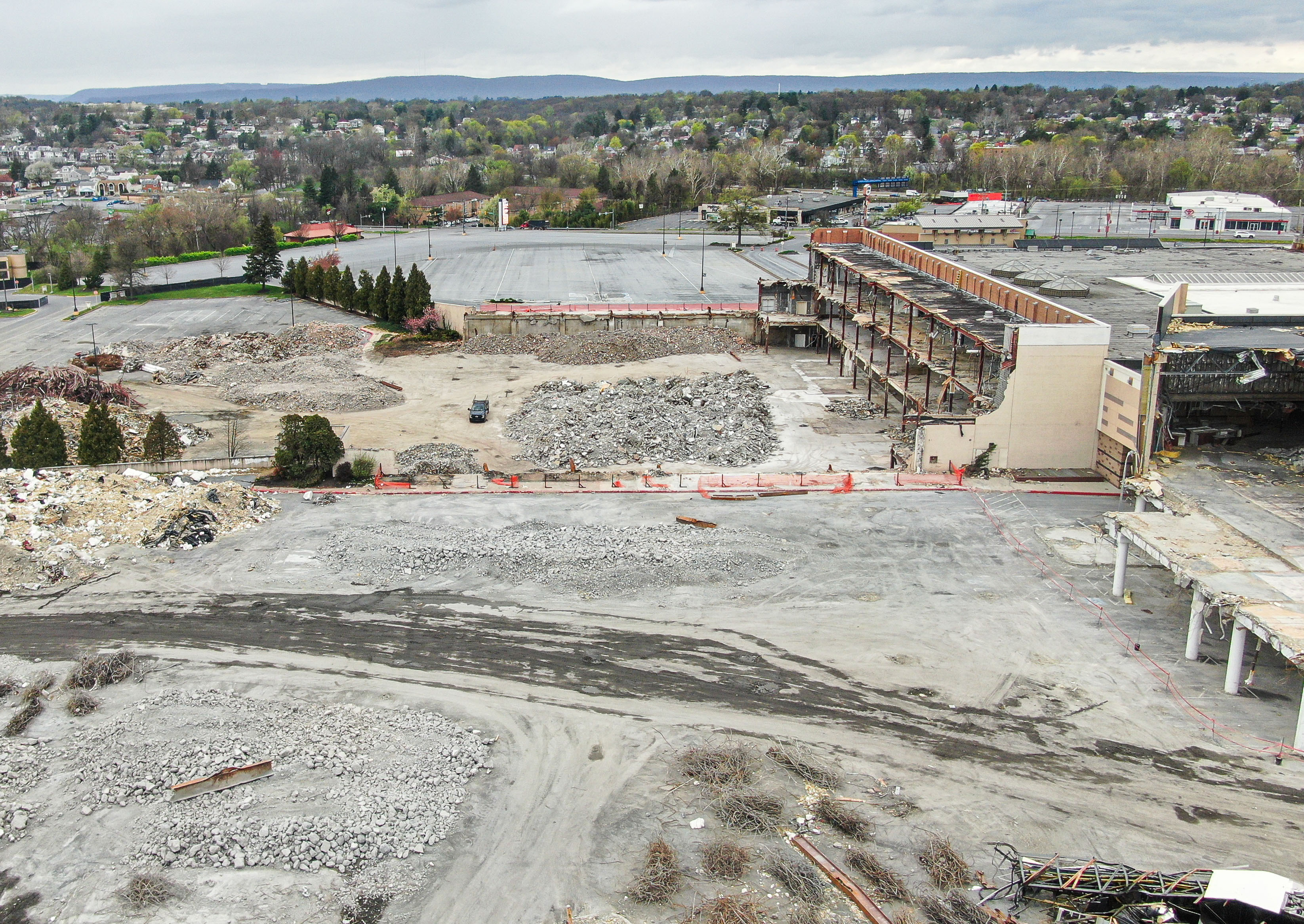 An aerial update of Harrisburg Mall demolition, April 11, 2024 ...