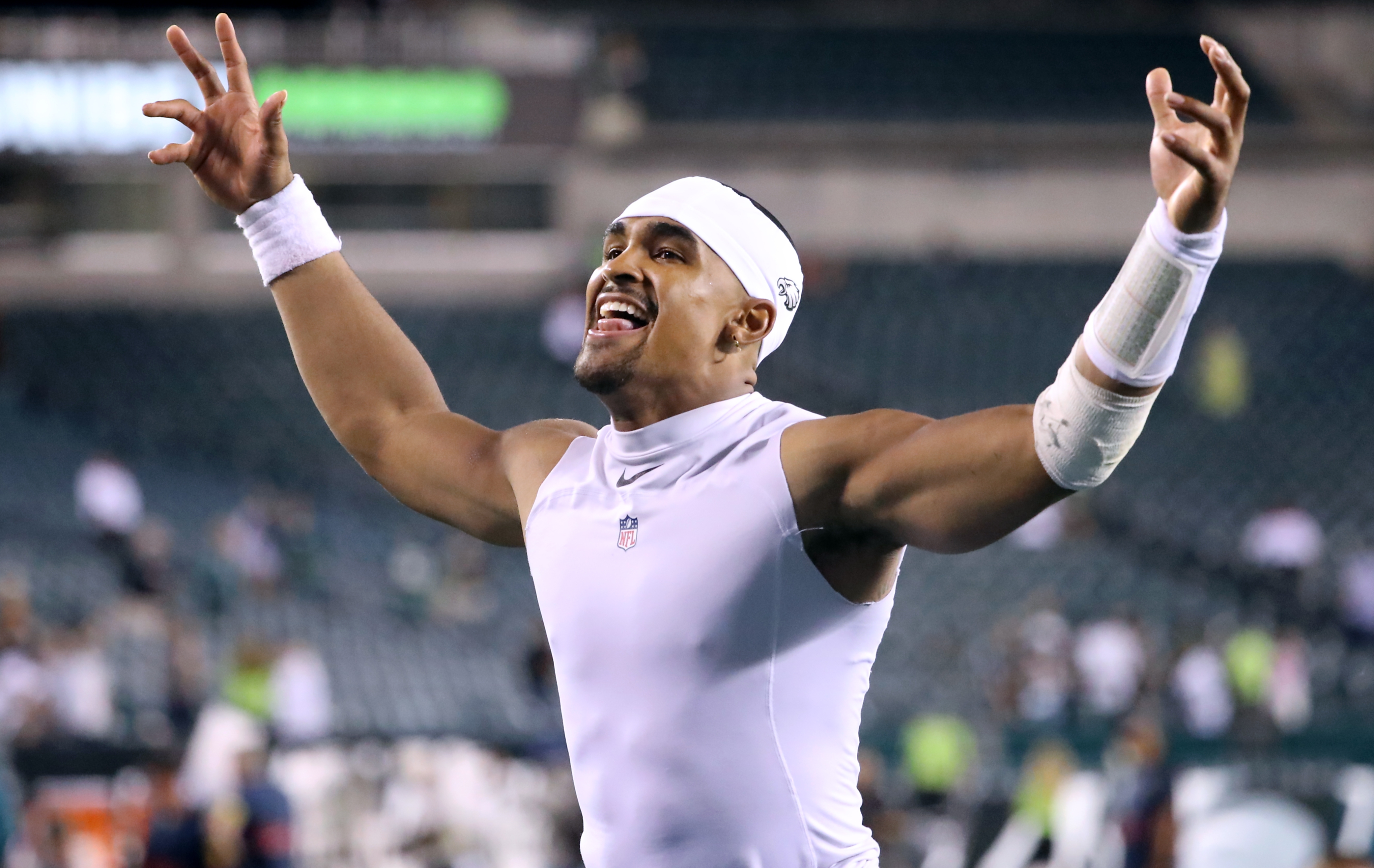 Eagles: Jalen Hurts uses Vikings as backdrop in setting unreal NFL