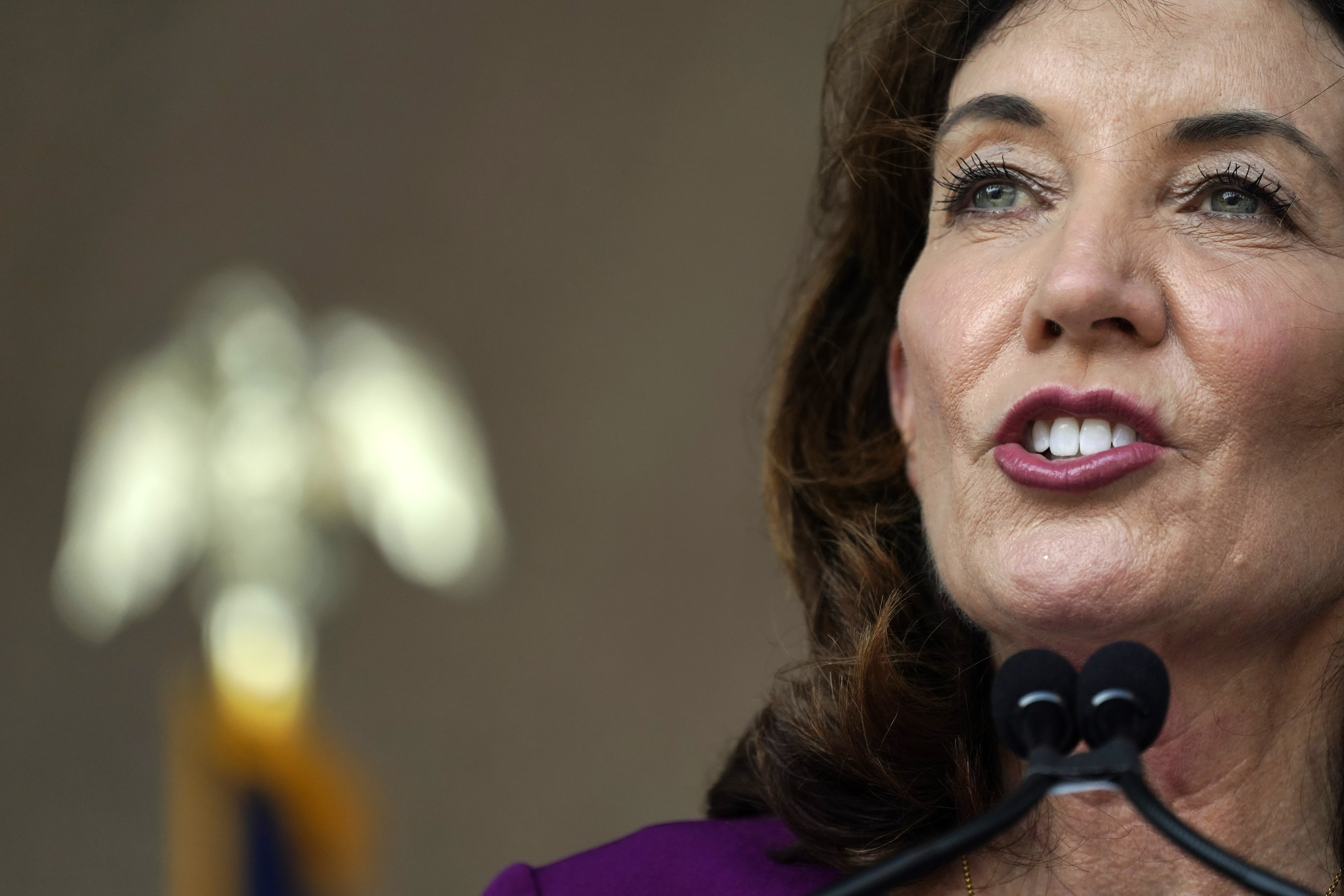 N.Y. Gov. Kathy Hochul issues warning to Knicks fans about