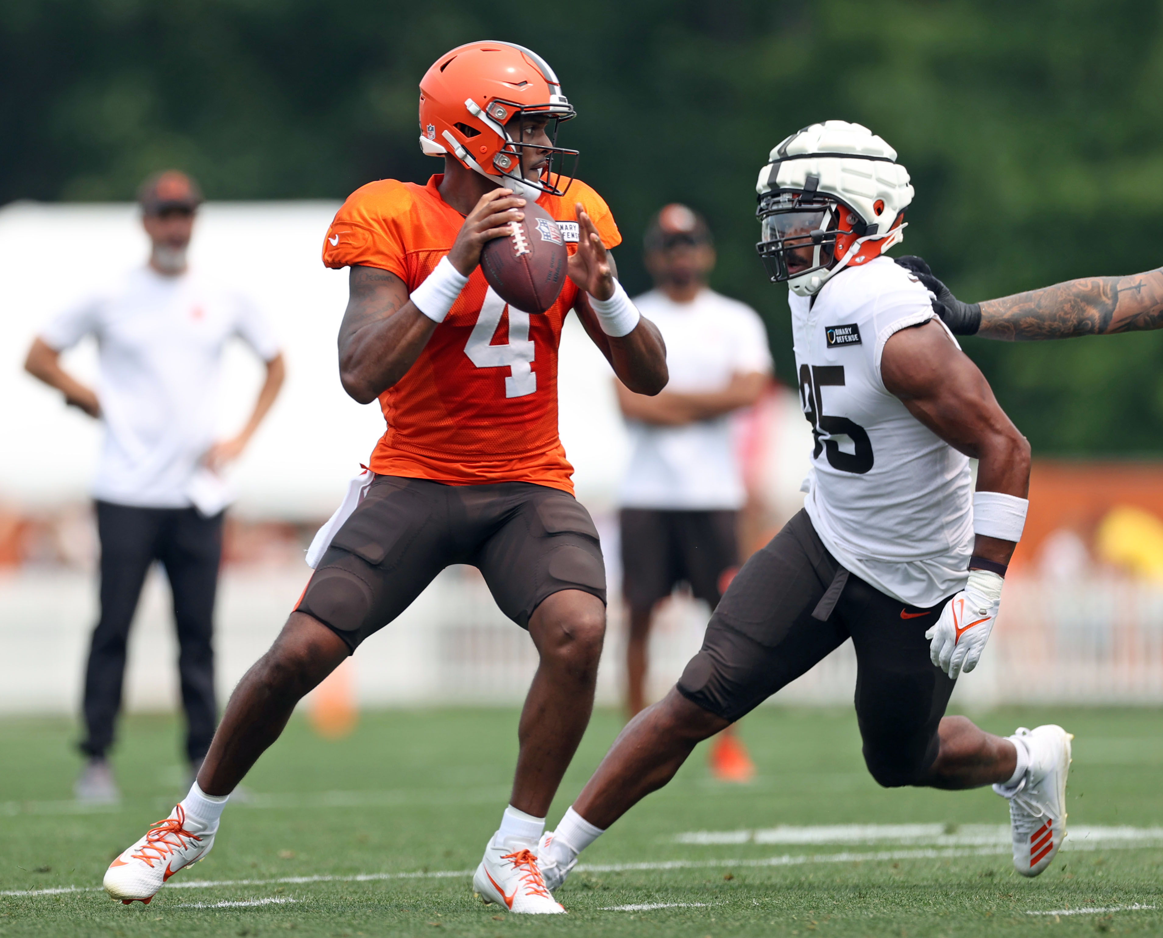 Browns star Garrett keeping open mind about Deshaun Watson