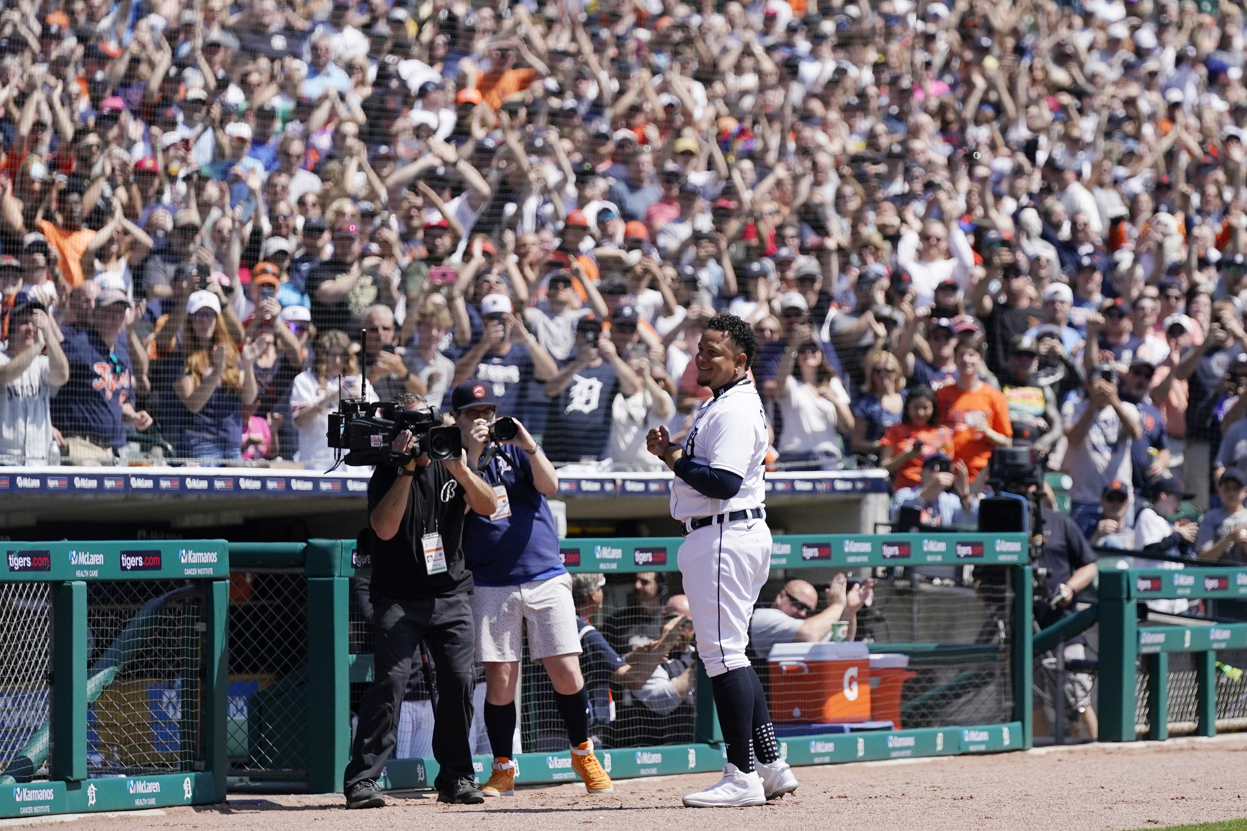 Miguel Cabrera nears 3000 hits amid nice final act with Tigers