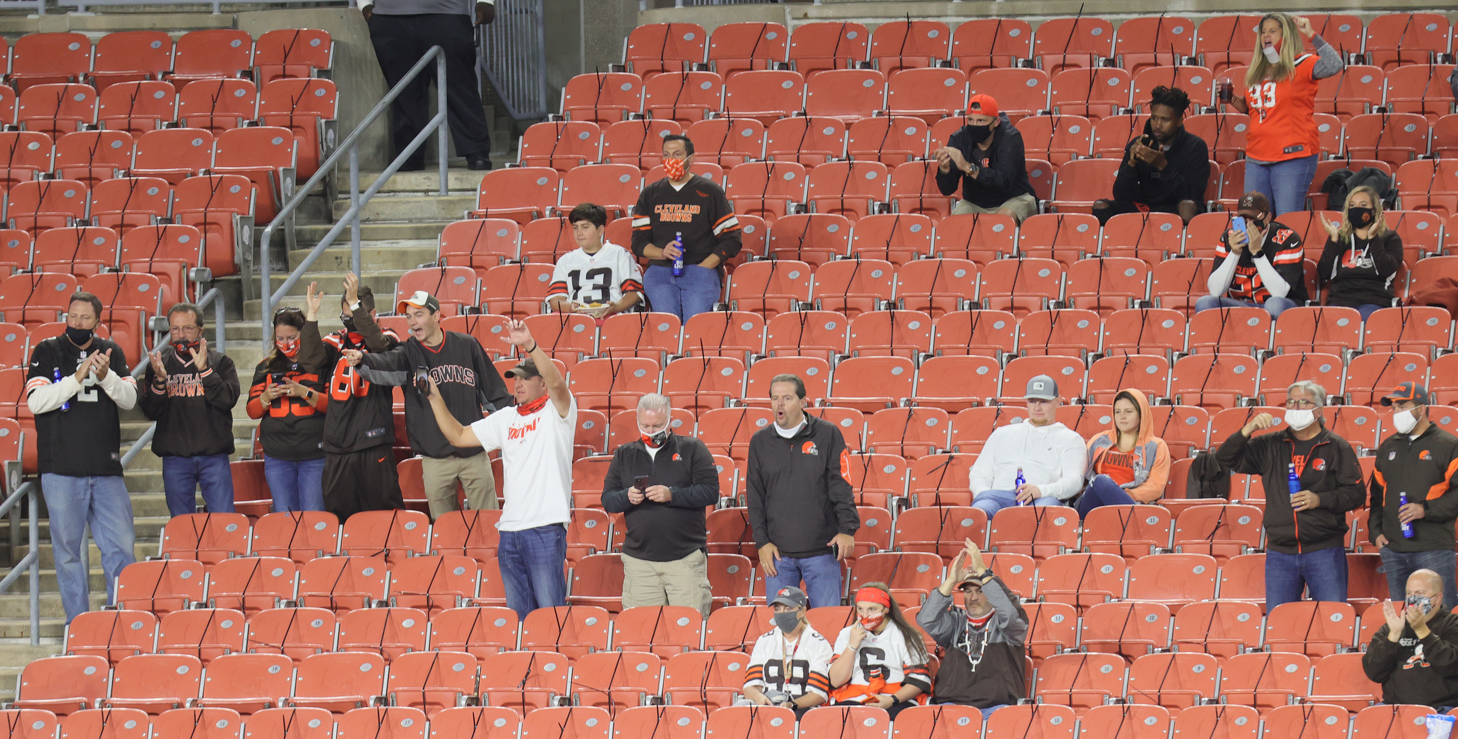 How all 32 NFL teams are managing fan attendance during the pandemic -  