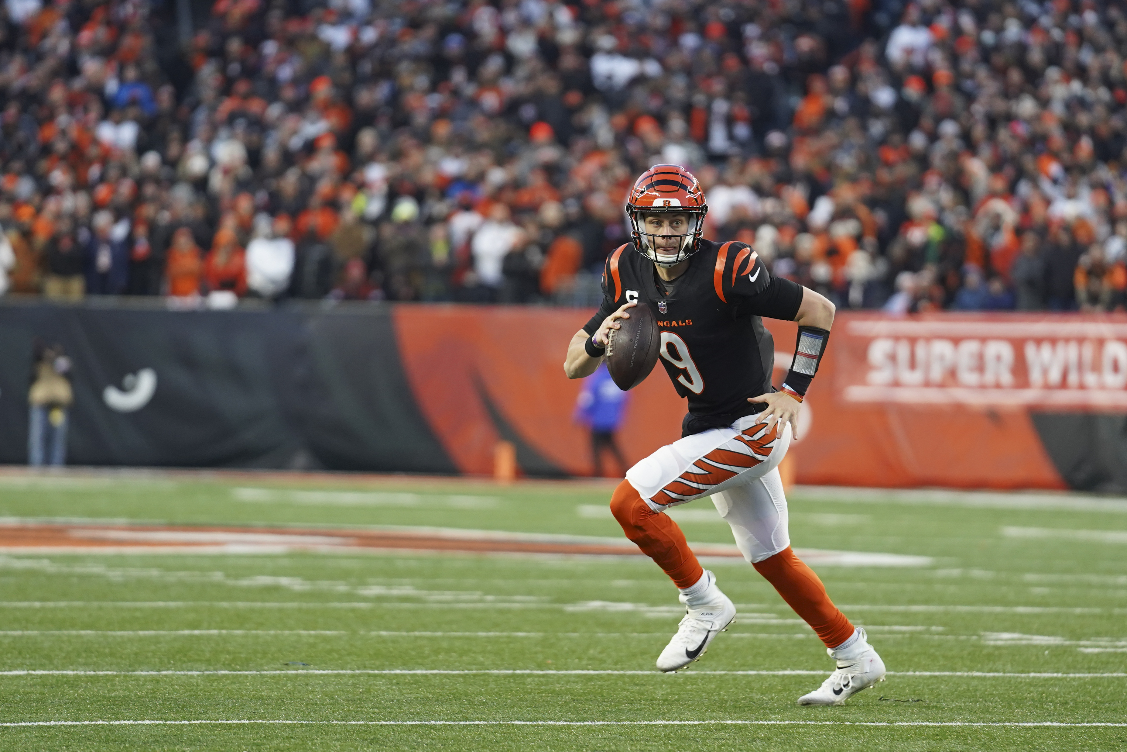 NFL playoffs: Bengals' Joe Burrow's TD pass after erroneous whistle was a  big mistake by officials, insiders say 