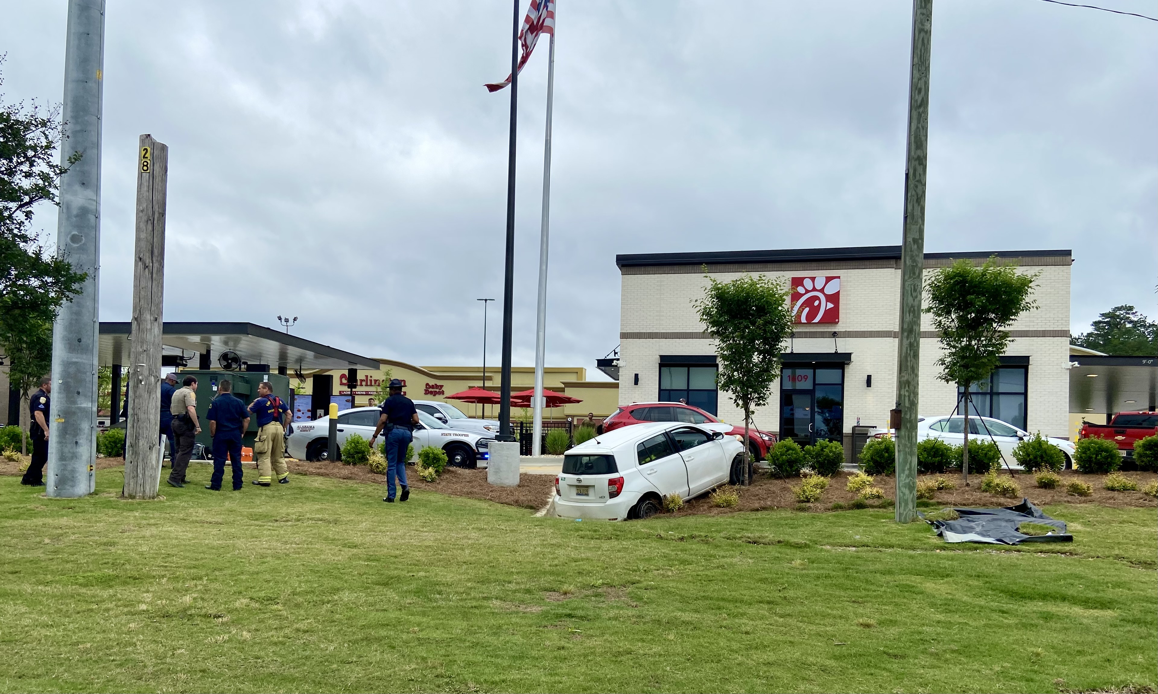 60 mile police chase through 3 Alabama counties ends in crash just