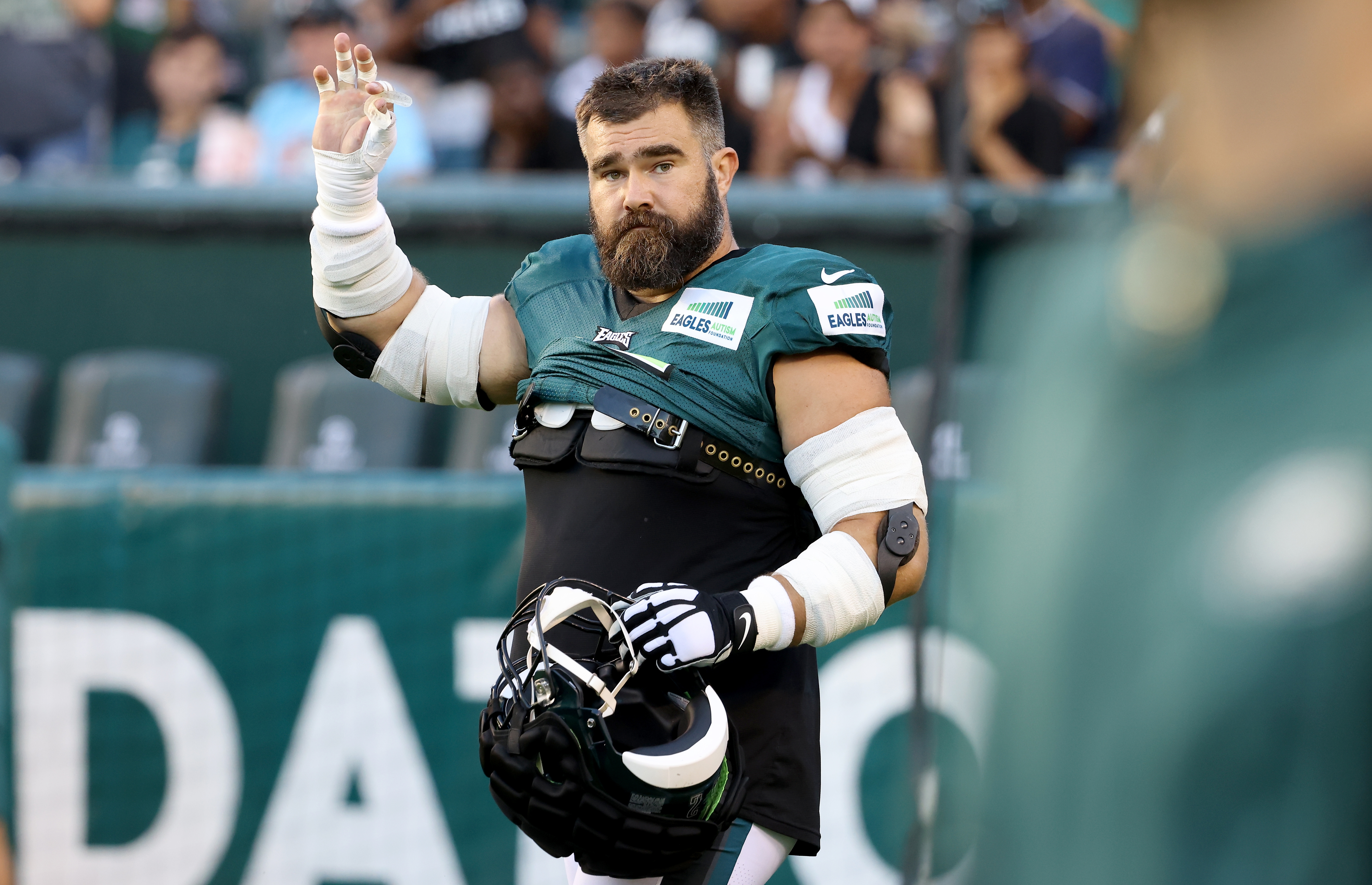 Eagles training camp: How serious is Jason Kelce's elbow injury? 2