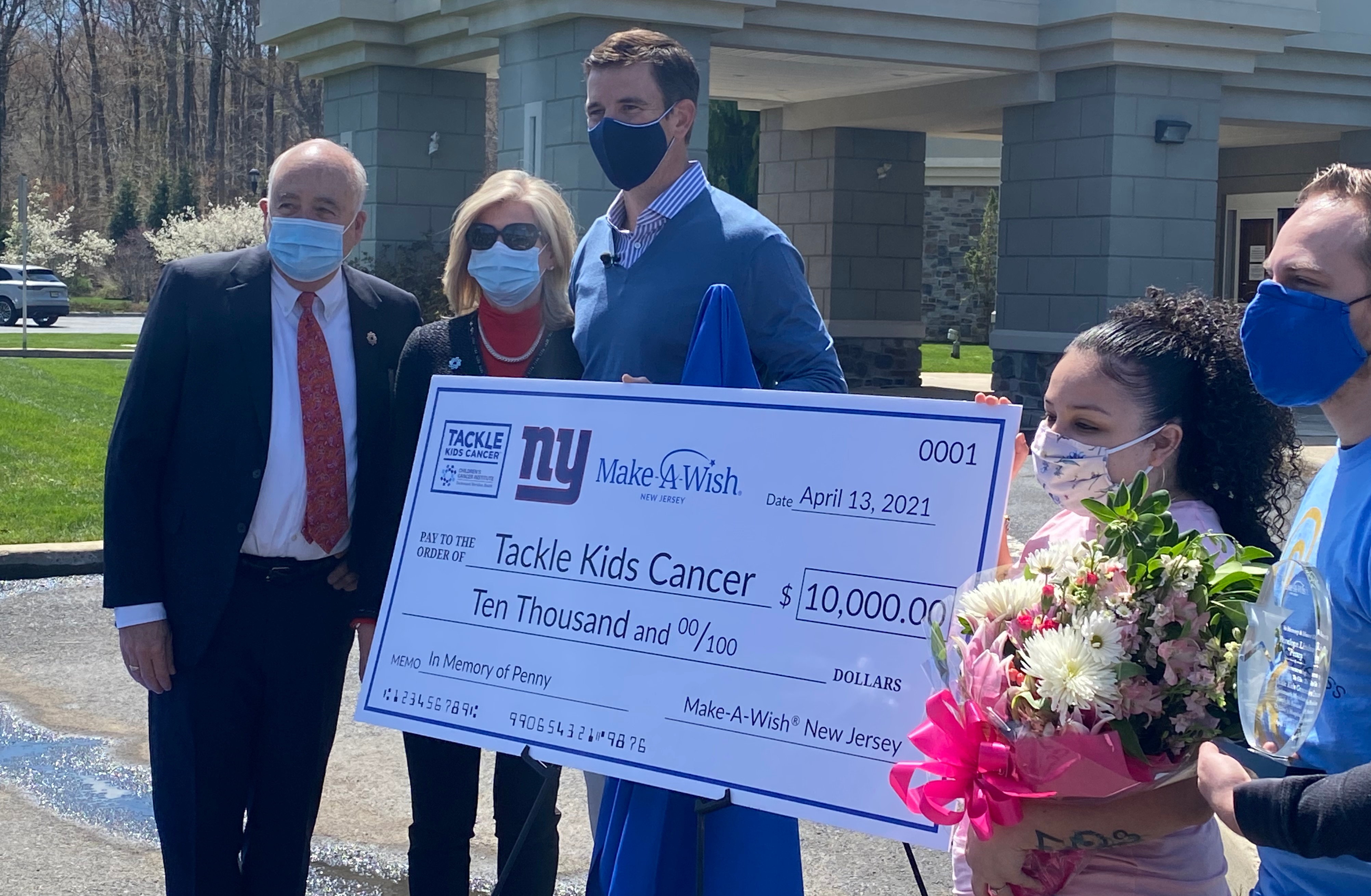 NY Giants' Eli Manning connects with Rockaway teen through Make-A-Wish