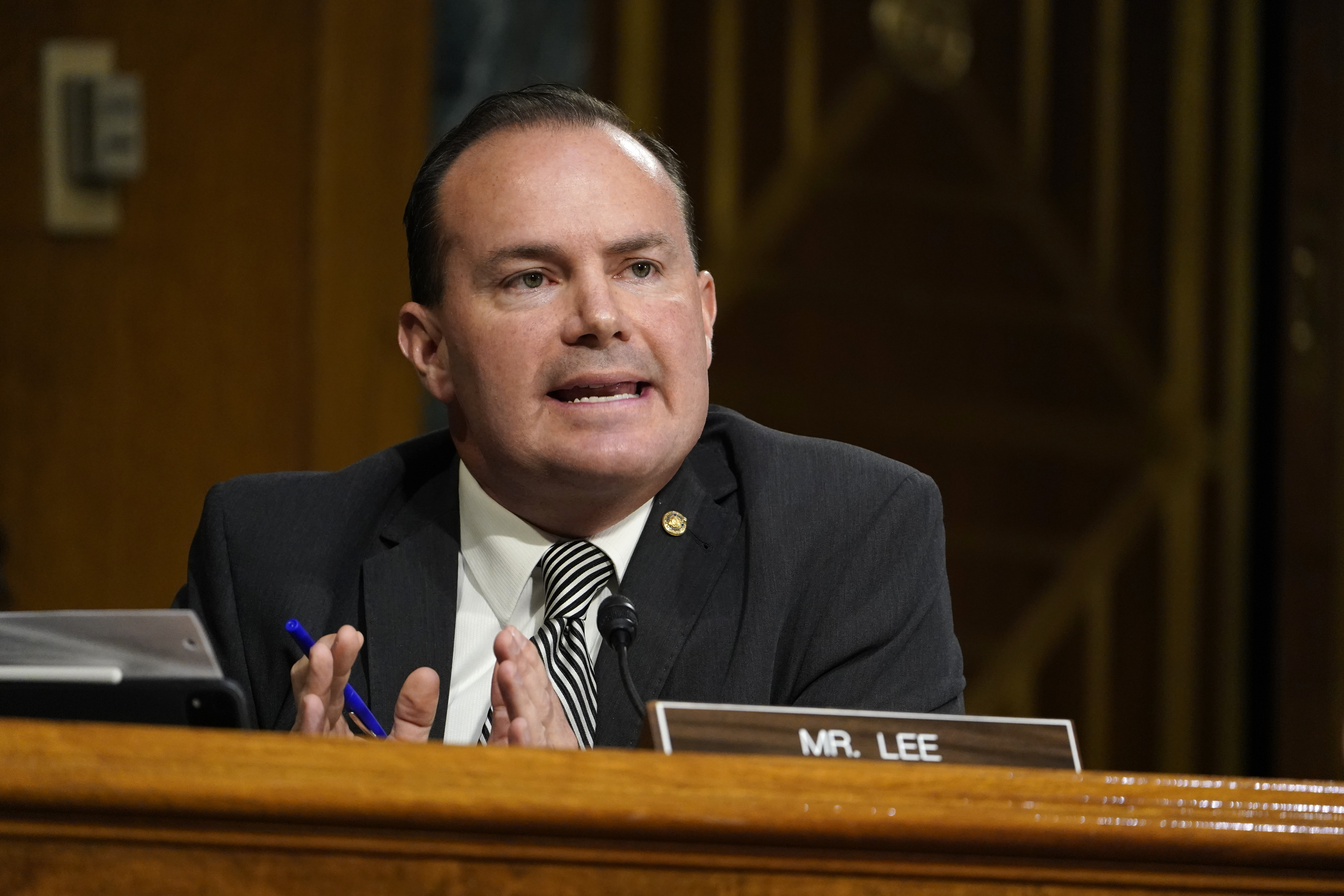 Trump, trying to call Tuberville, dialed Utah Sen. Mike Lee during  insurrection 