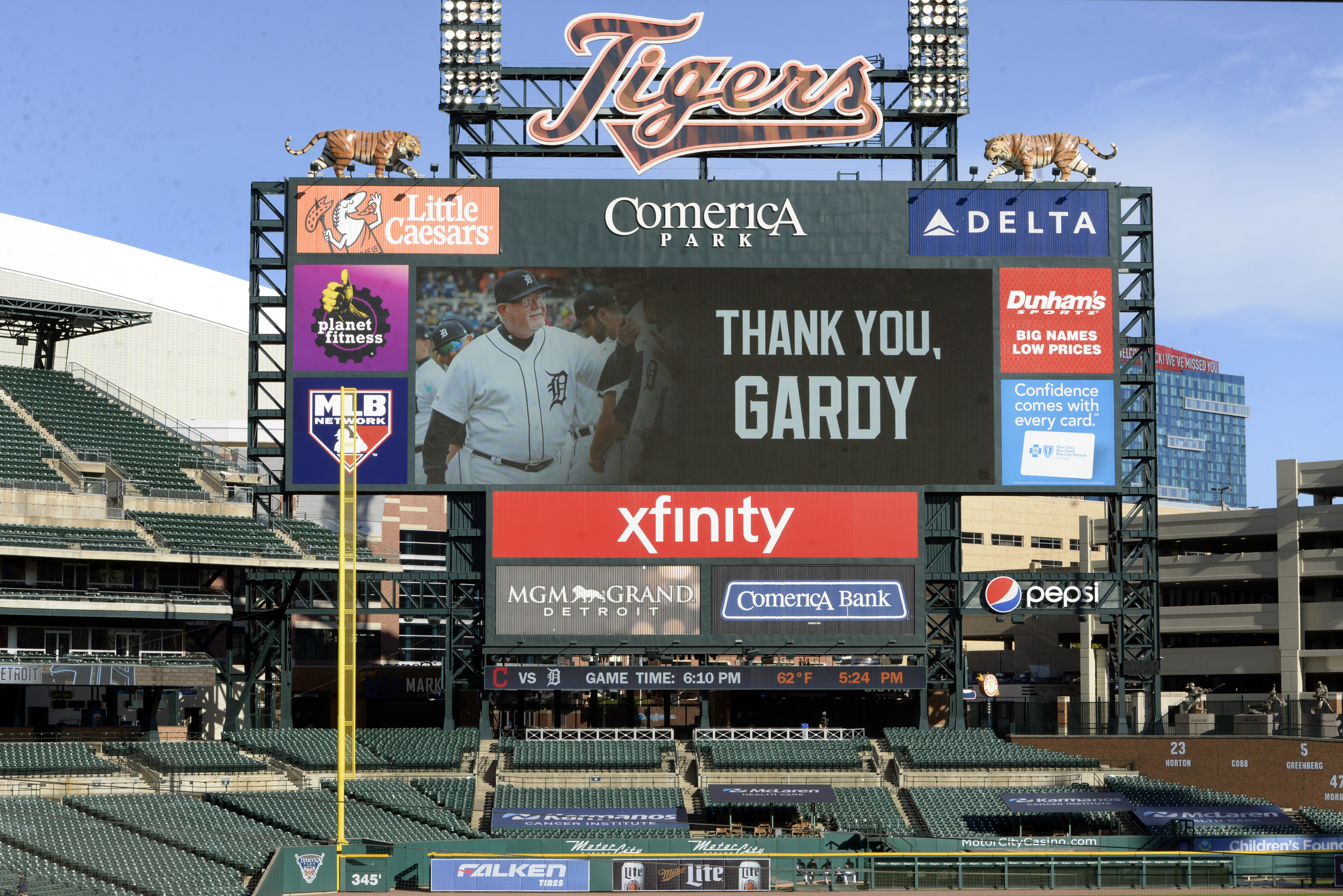 Tigers score 4 in 8th to beat Indians just hours after Gardy