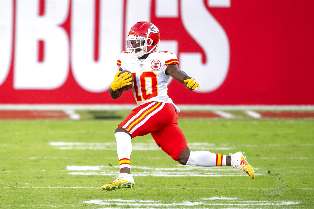 Tyreek Hill's 269-yard game earns NFL honor 