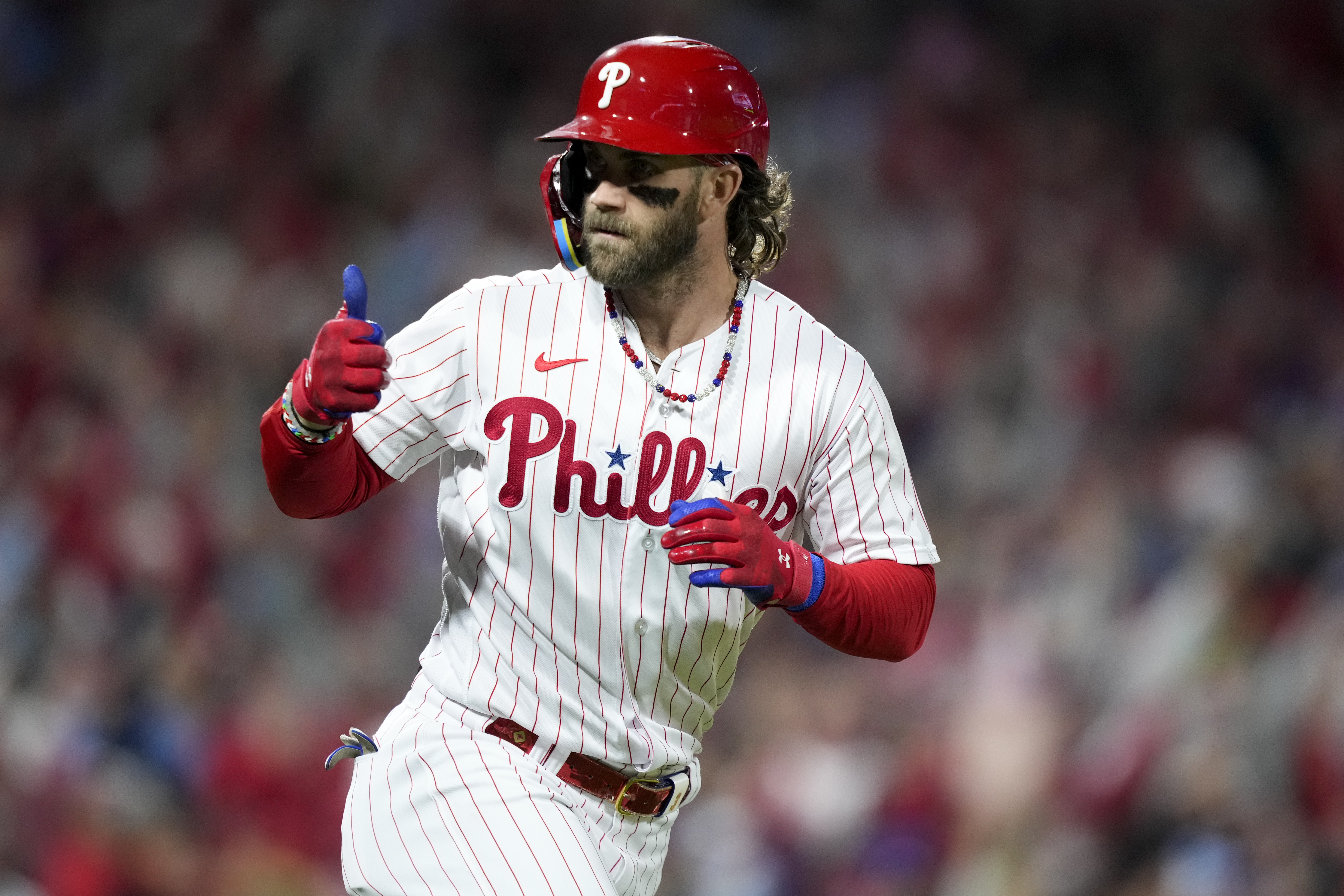 Phillies' Bryce Harper celebrates birthday with NLCS Game 1