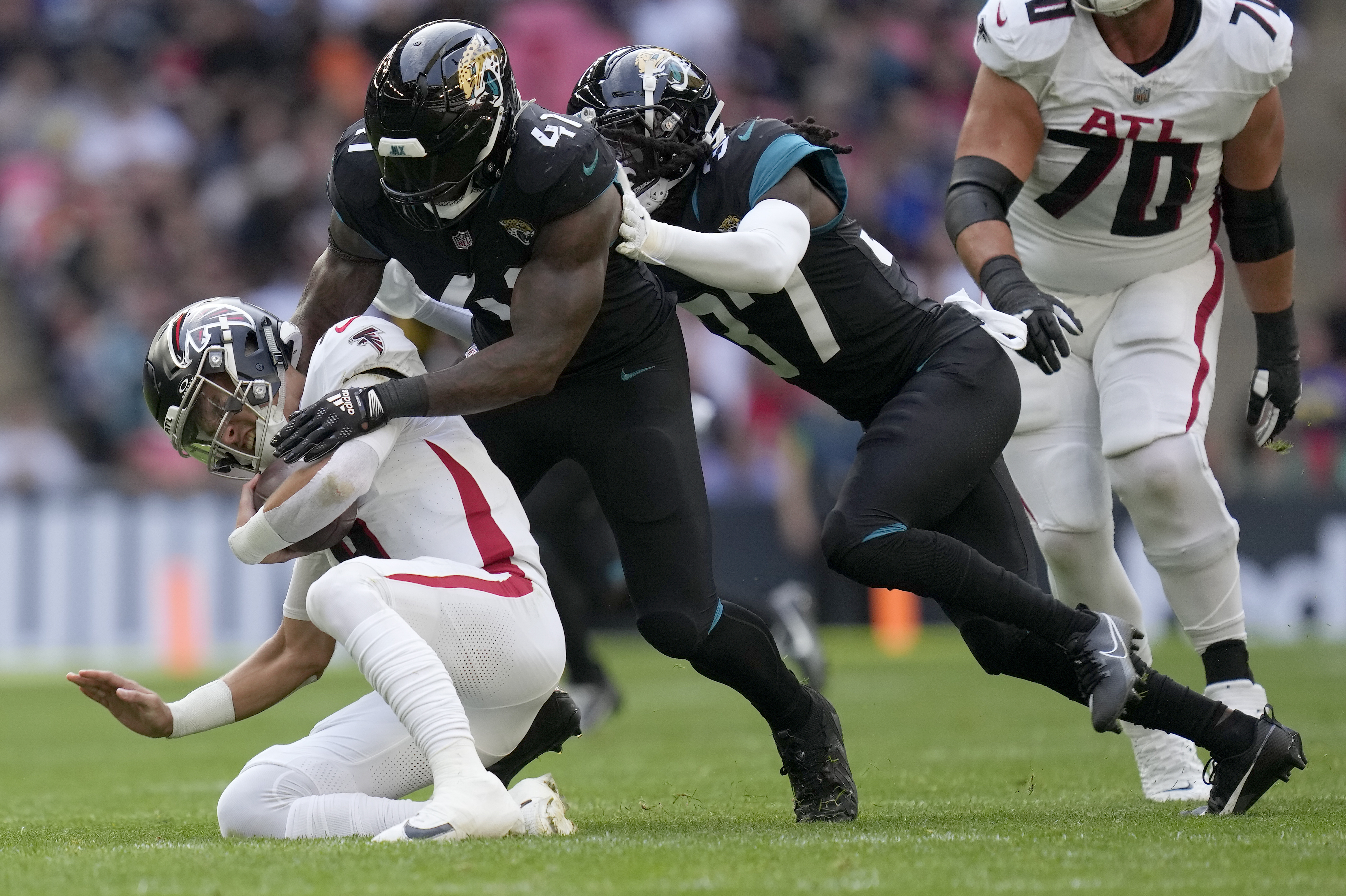 Help on the way: Jags getting LT Cam Robinson back from 4-game suspension  for performance-enhancers