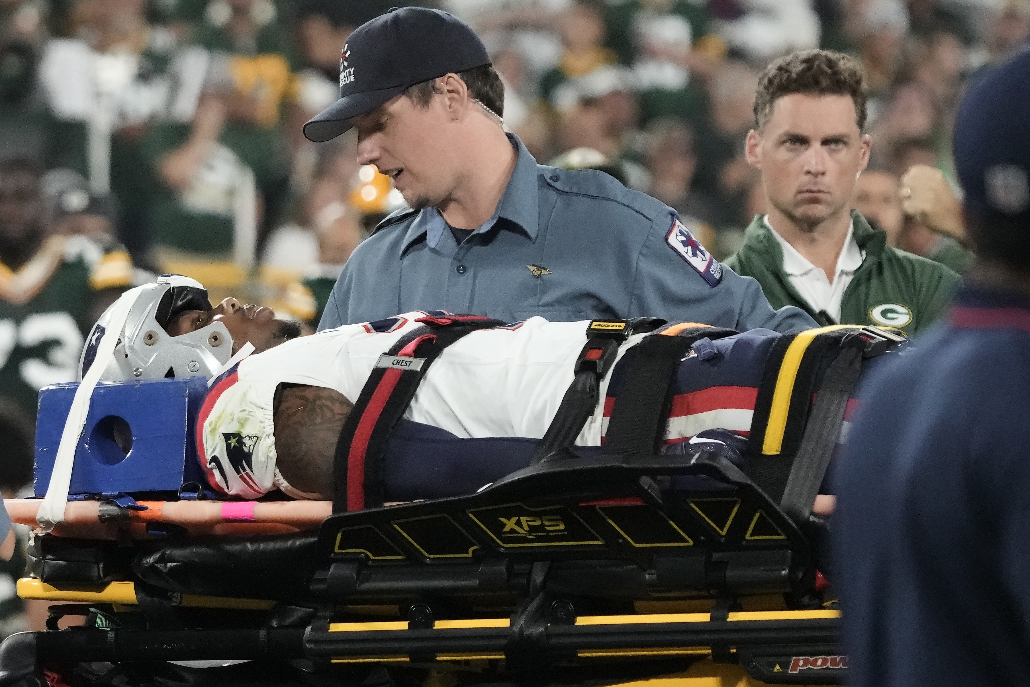 Packers-Patriots game: Preseason tilt suspended after big hit to Pats CB  Isaiah Bolden - DraftKings Network