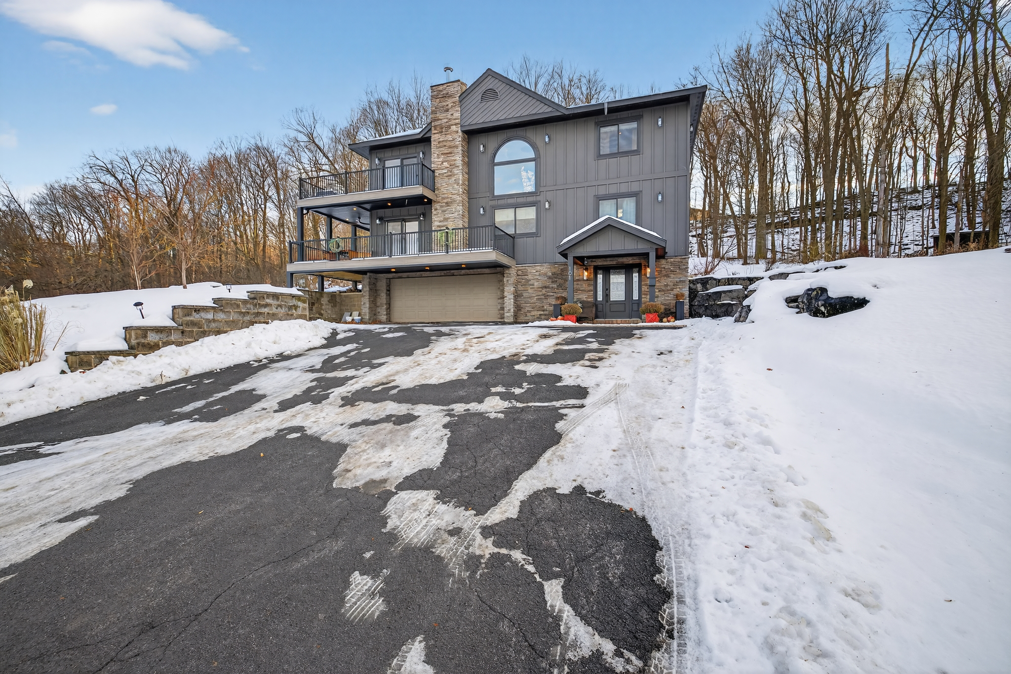 - Christina Cianciosi grew up admiring the house at 101 Alton Street in Syracuse which borders Bellevue Country Club. In 2022, she bought the unique home and gave it an extensive renovation. Finished in 1986, the renovated home overlooks Bellevue Country Club. Courtesy of Kyle Fedrizzi, owner of kfotography315, LLC.