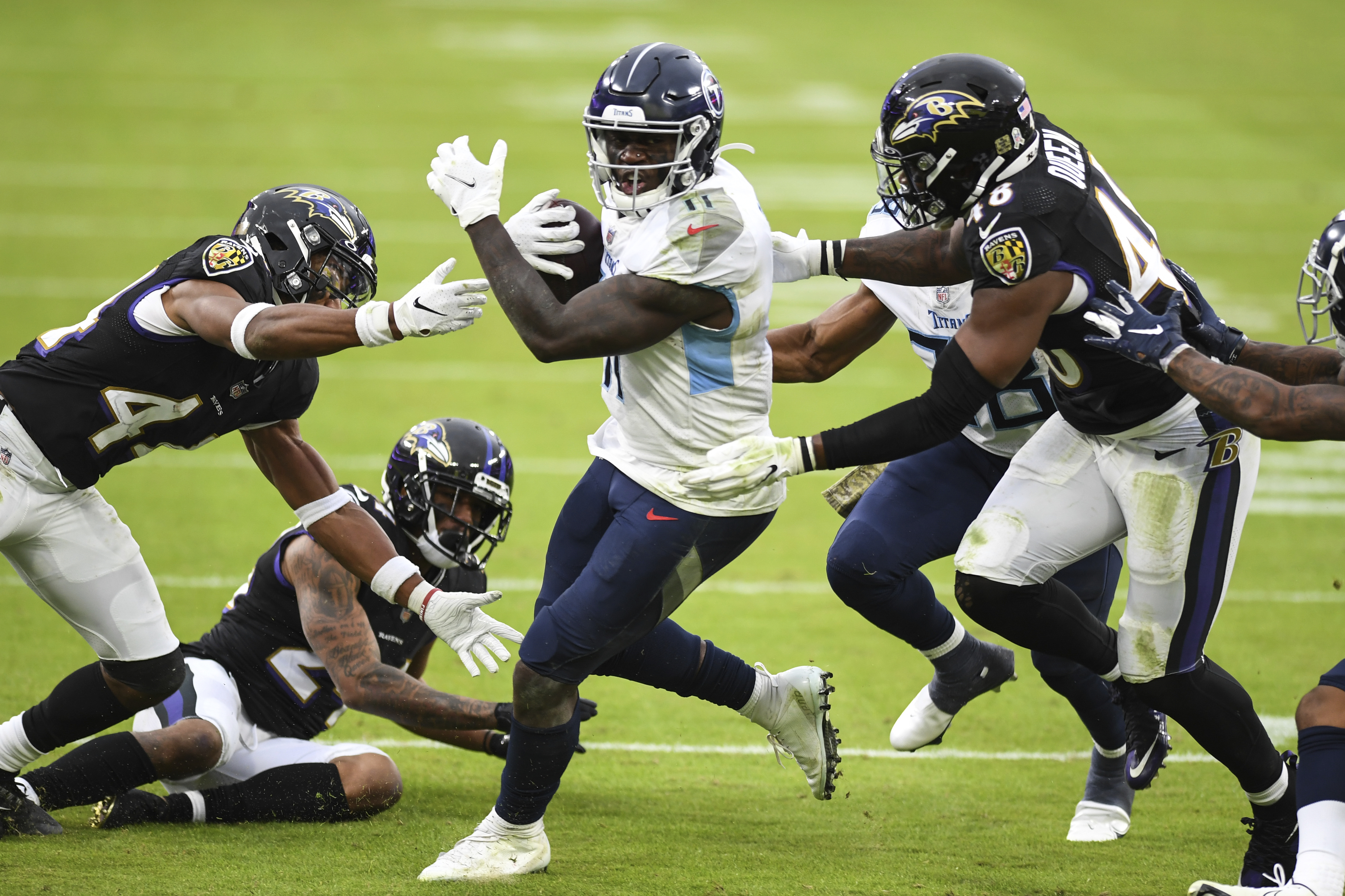 Derrick Henry helps power Tennessee Titans to upset of Baltimore Ravens