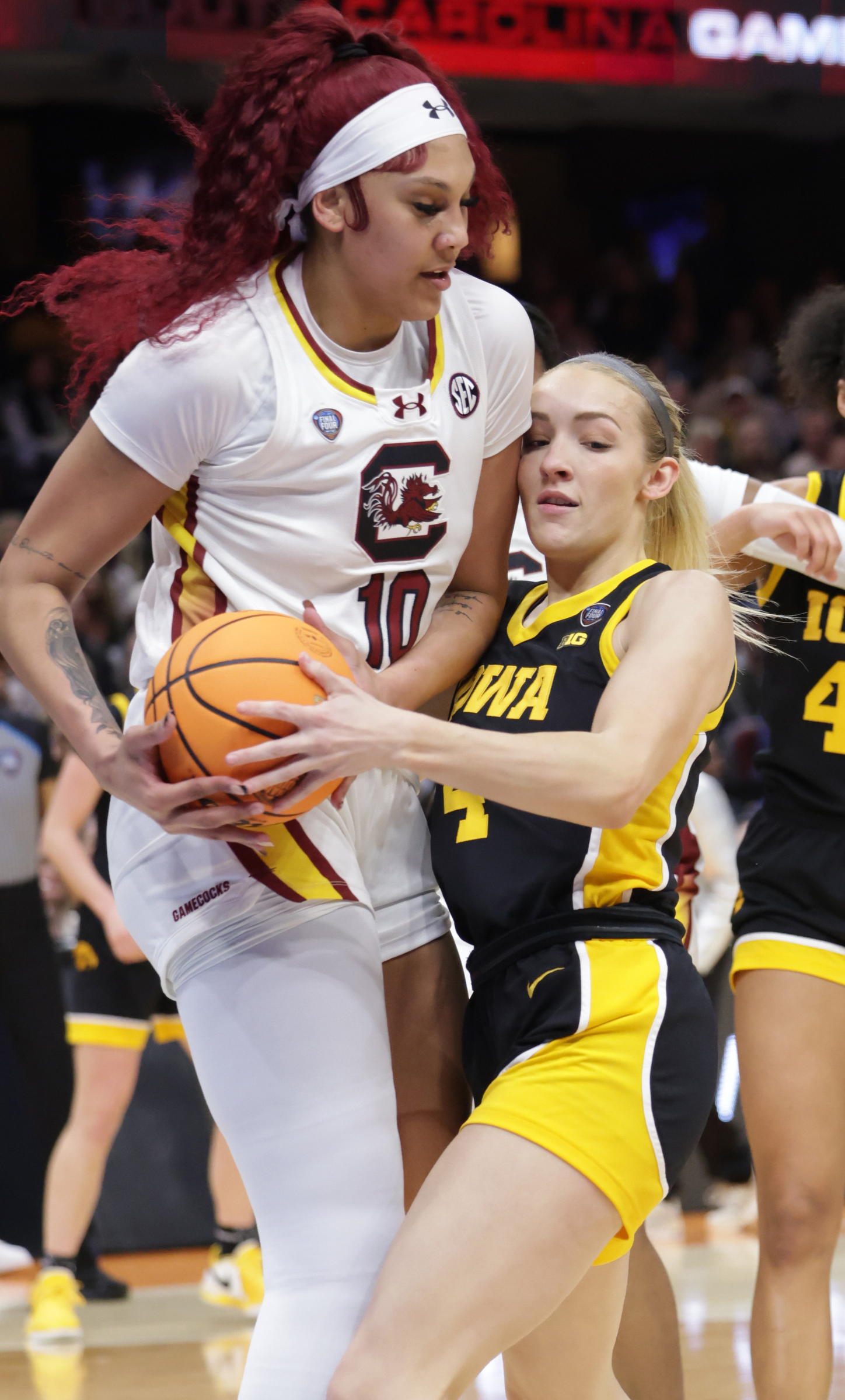 Iowa vs. South Carolina in NCAA Women's Final Four championship game ...